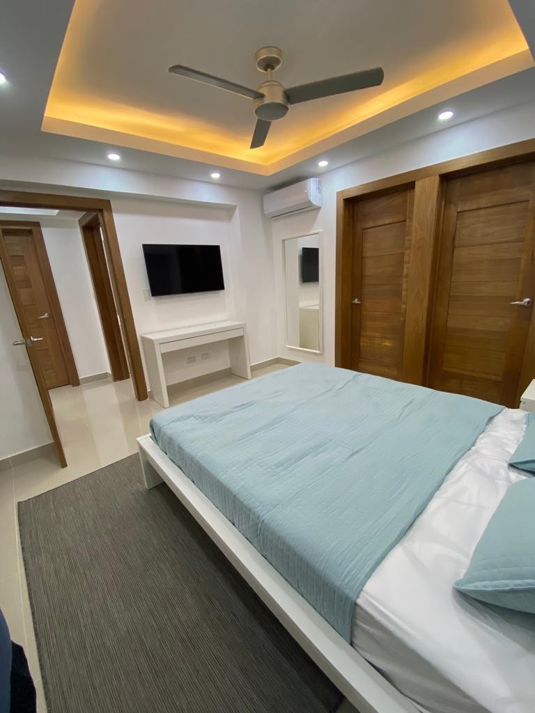 apartamentos - Zona Universitaria, D.N.Apto 100 mts 4to nivel (ascensor)2 HabUS  6