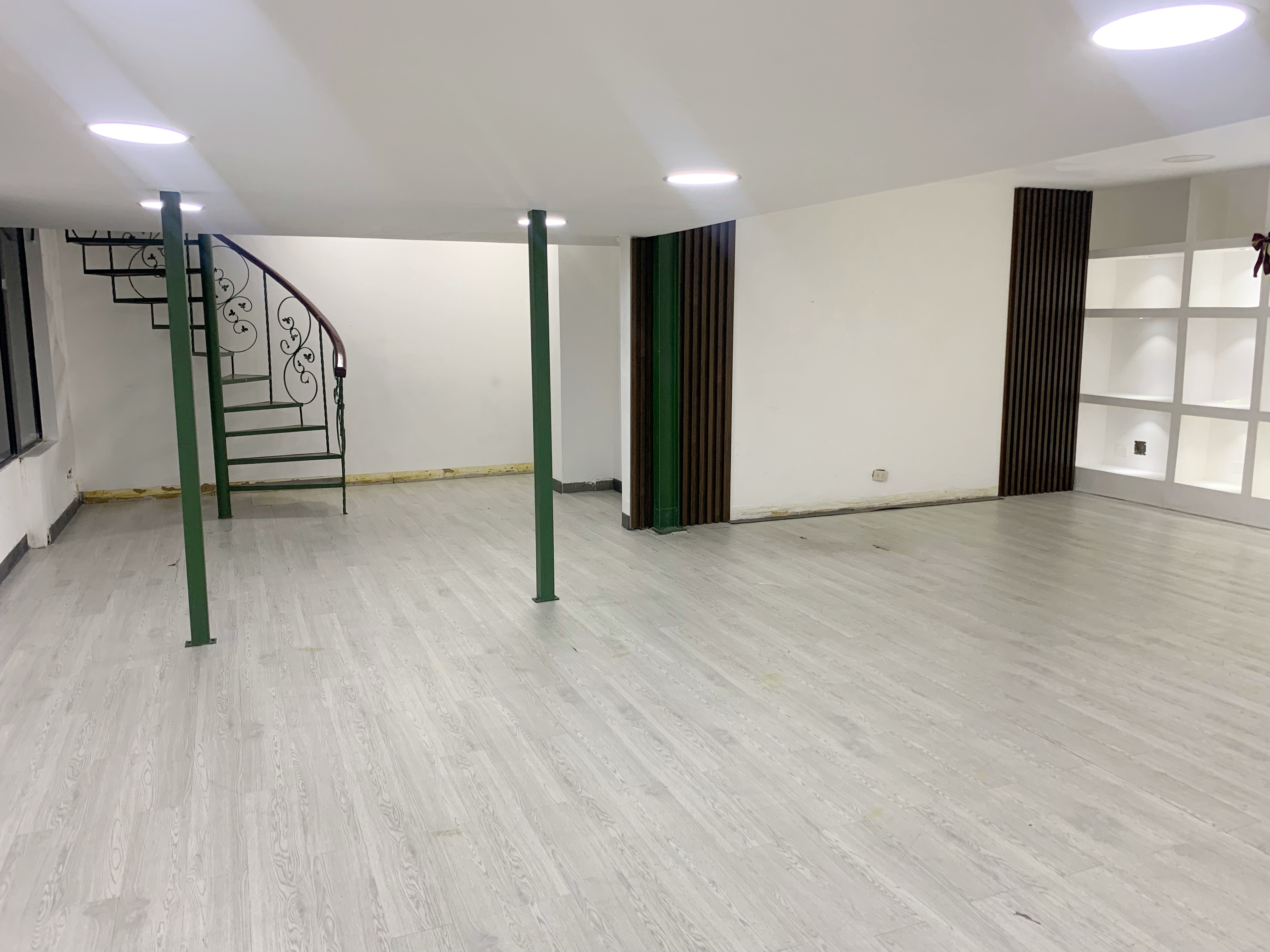 oficinas y locales comerciales - Local en Piantini  1