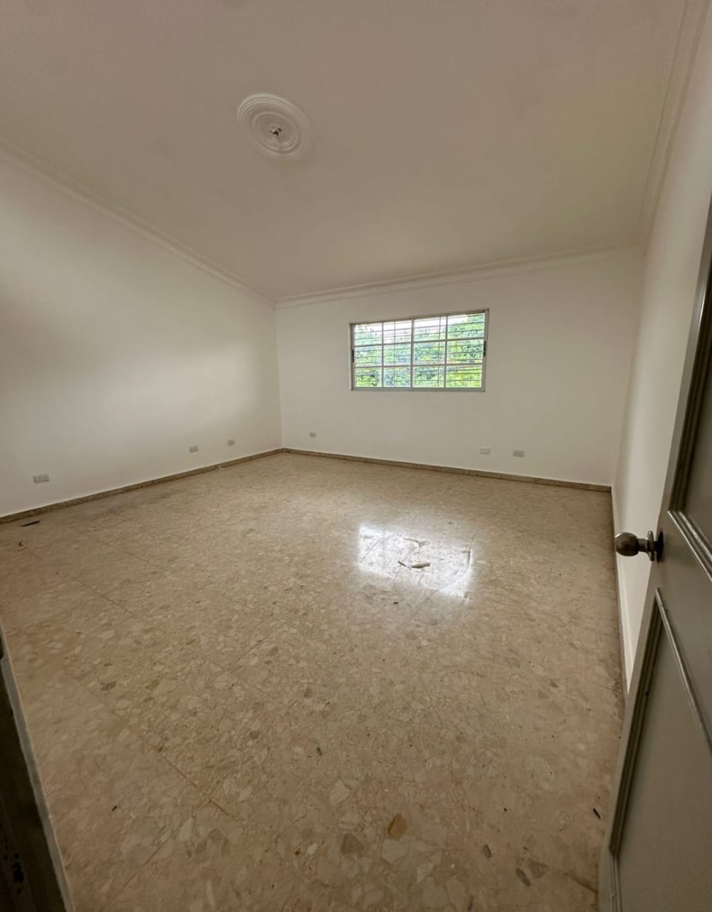 casas - casa en alquiler en la castellana DN a lado de negocios 4
