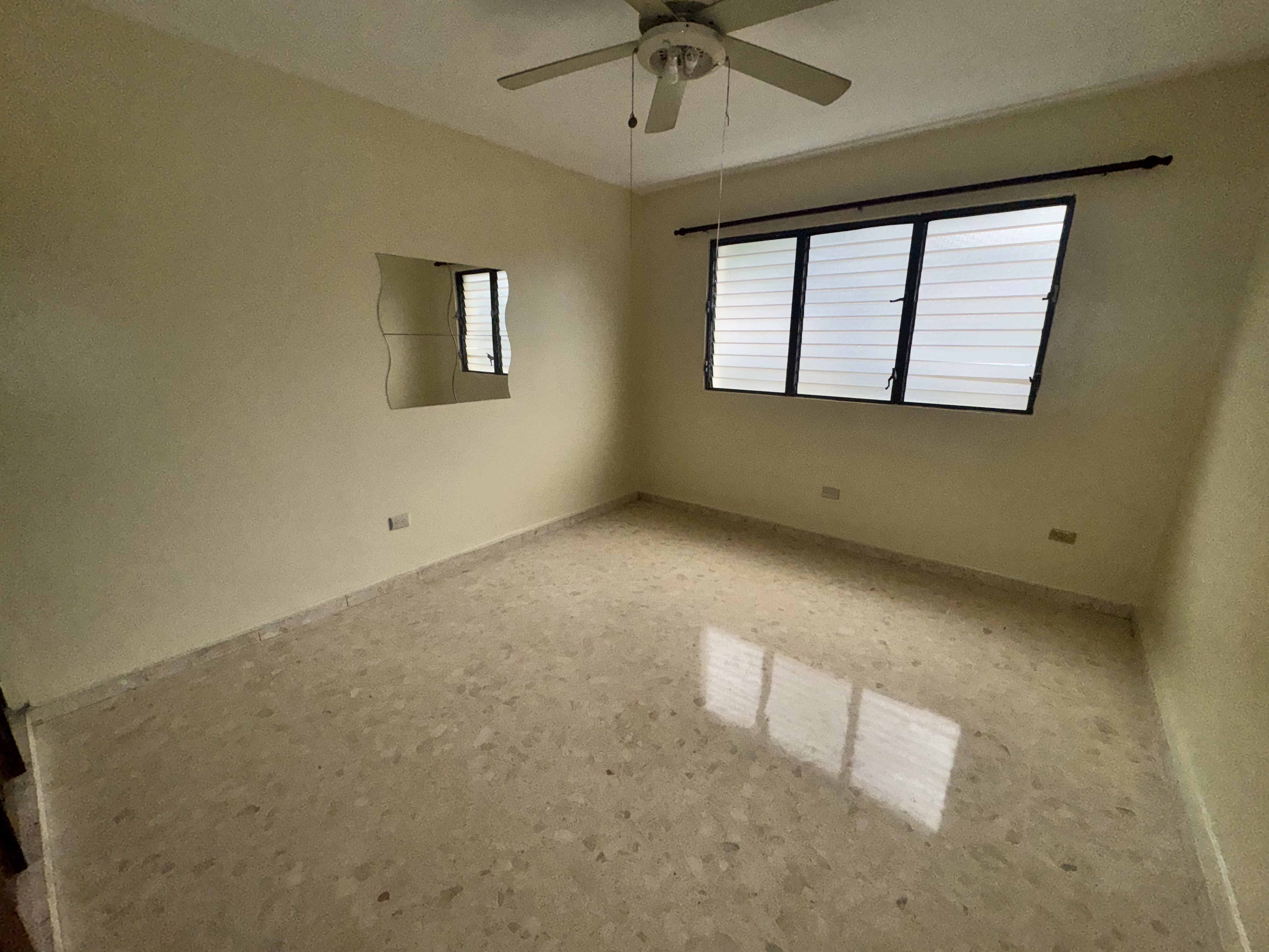 apartamentos - alquilo Apartemento de 3 habitaciones en el centro de Piantini  7