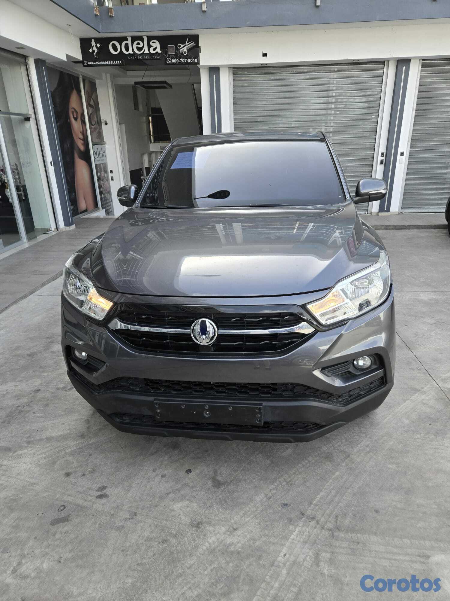 jeepetas y camionetas - KGM REXTON 2021 GRIS OSCURO DIESEL 6