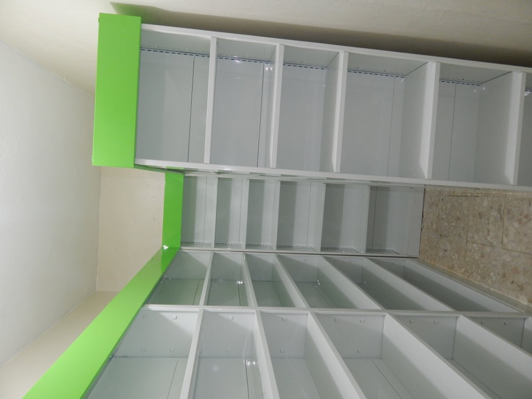 equipos profesionales - Tramería para Farmacias, Tramos modulares y gondolas 2