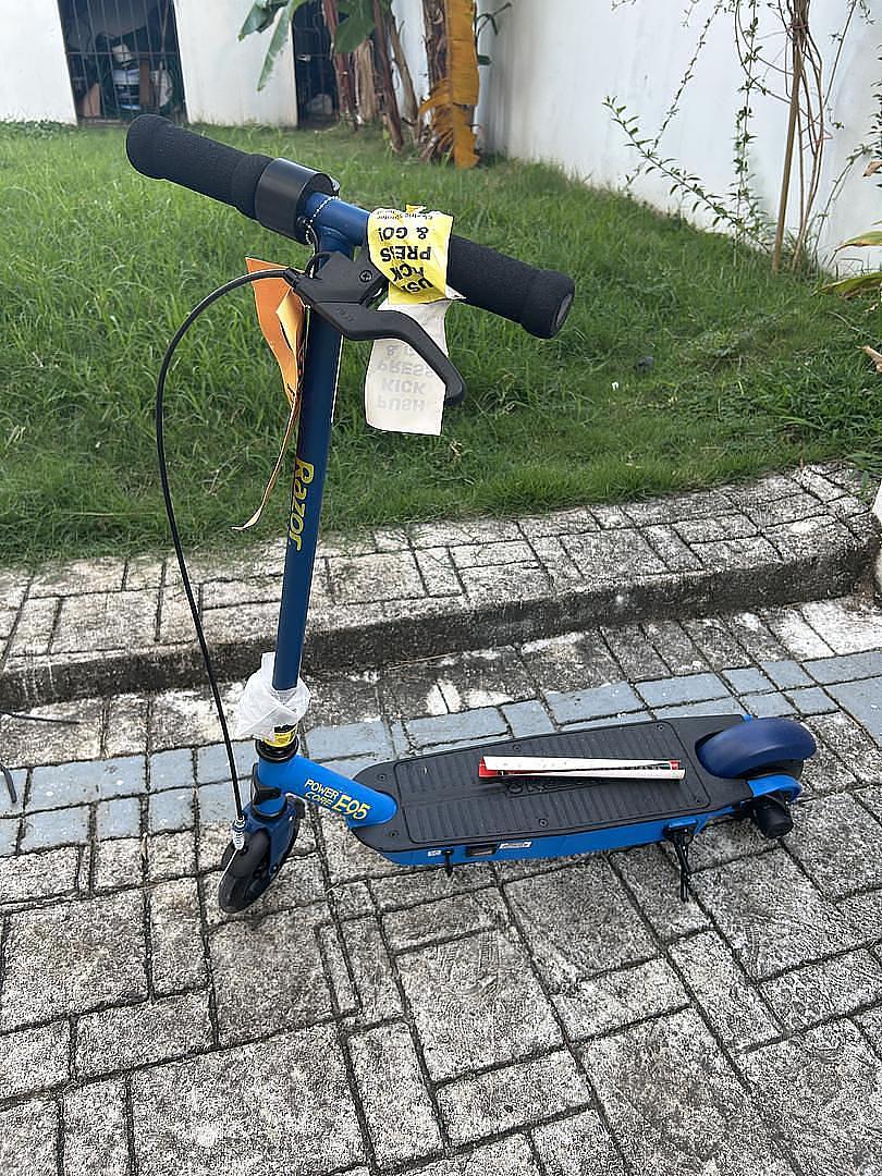 bicicletas y accesorios - Razor Kids Electric Scooter Blue E95 High-Torque Patineta Electrica 0