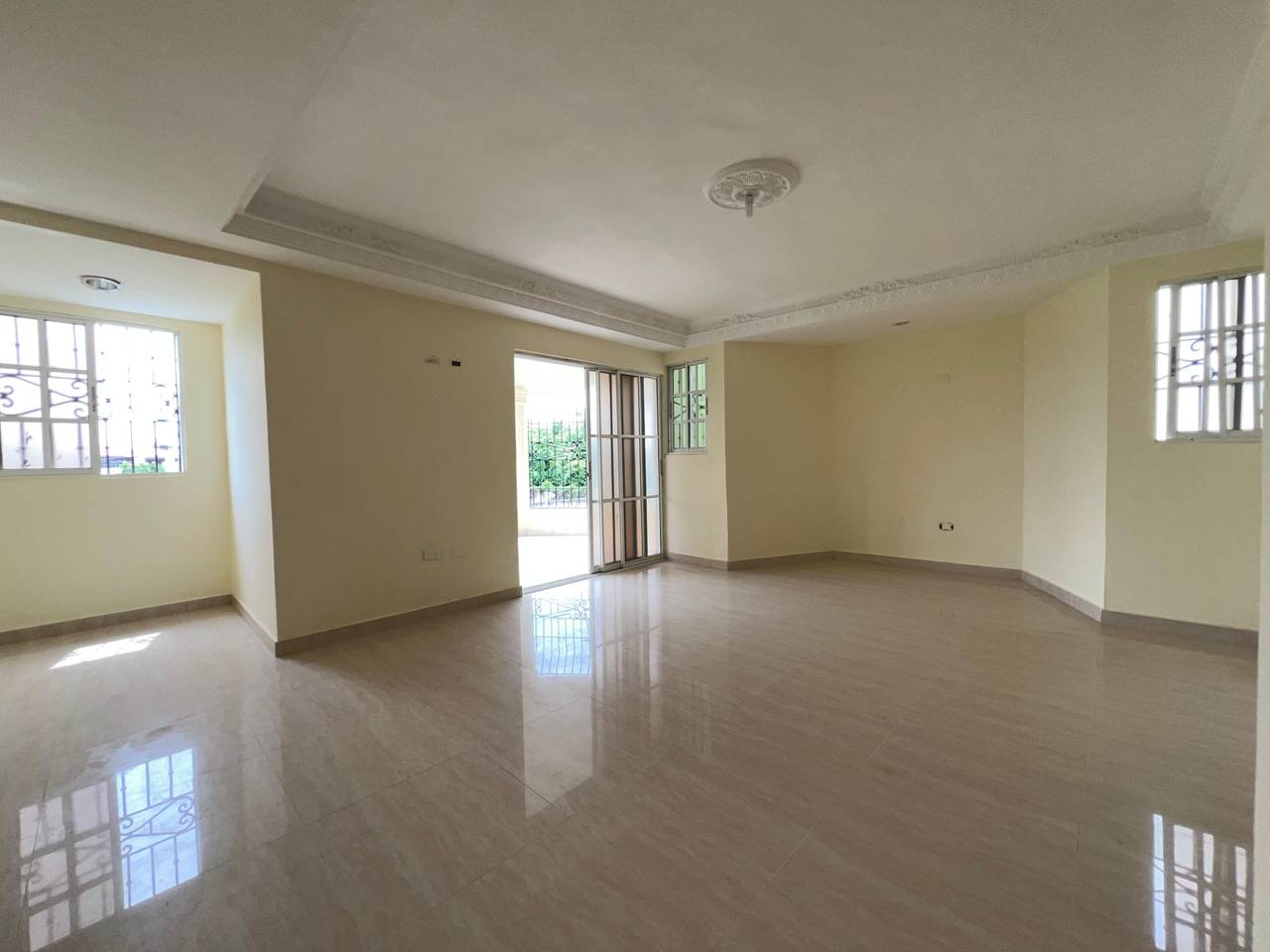 casas - Se vende casa de dos niveles Prado Oriental  2