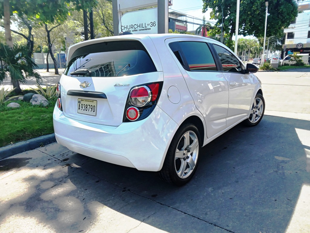 carros - Chevy Sonic LS Hatchback 2015 Manual  4