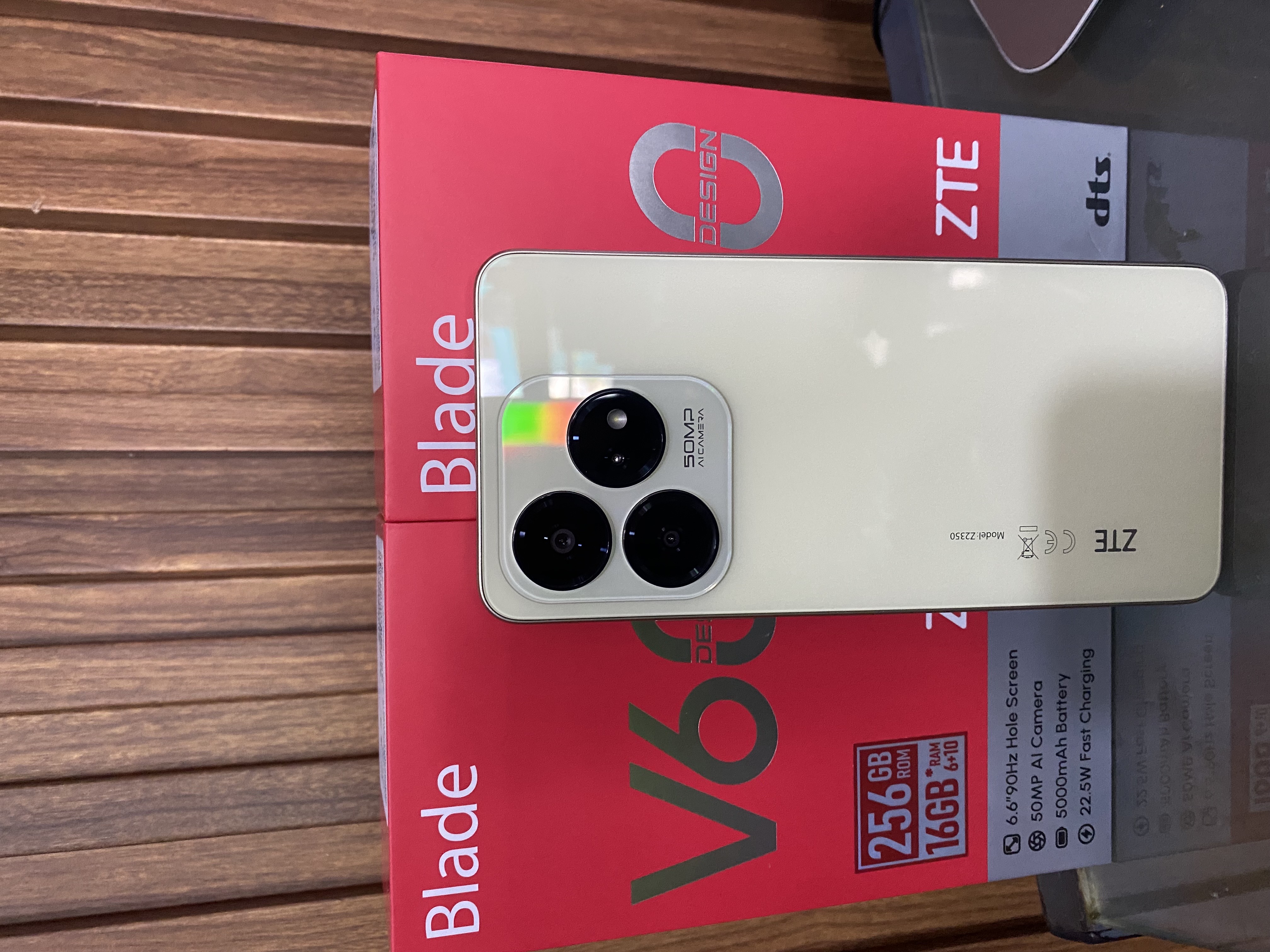 celulares y tabletas - V60 ZTE 256GB  2