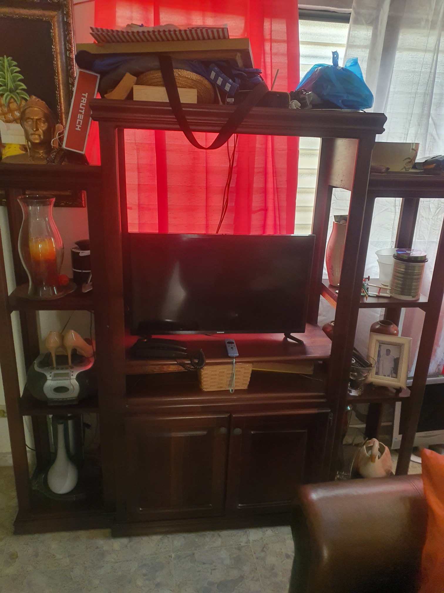 muebles y colchones - Mueble en caoba para television