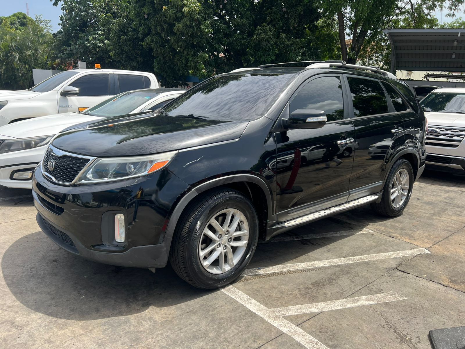 jeepetas y camionetas - VENDO DE OPORTUNIDAD KIA SORENTO 2014 3 FILAS! 2