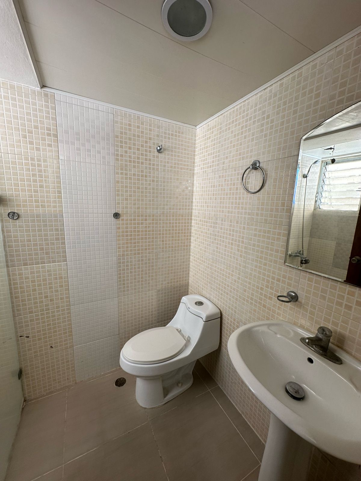 apartamentos - Vendo independencia tercer nivel Jardines del Sur  8
