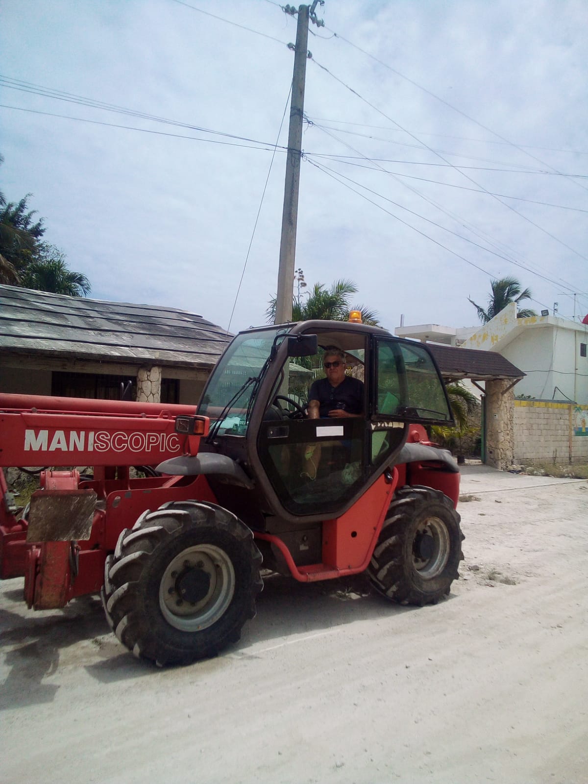 camiones y vehiculos pesados - Telehandler MVT1332 SLT -  levanta 3200 kg a 13 Mt 1