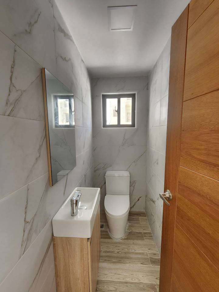apartamentos - Apartamento en venta 2do nivel en jardines del sur 2
