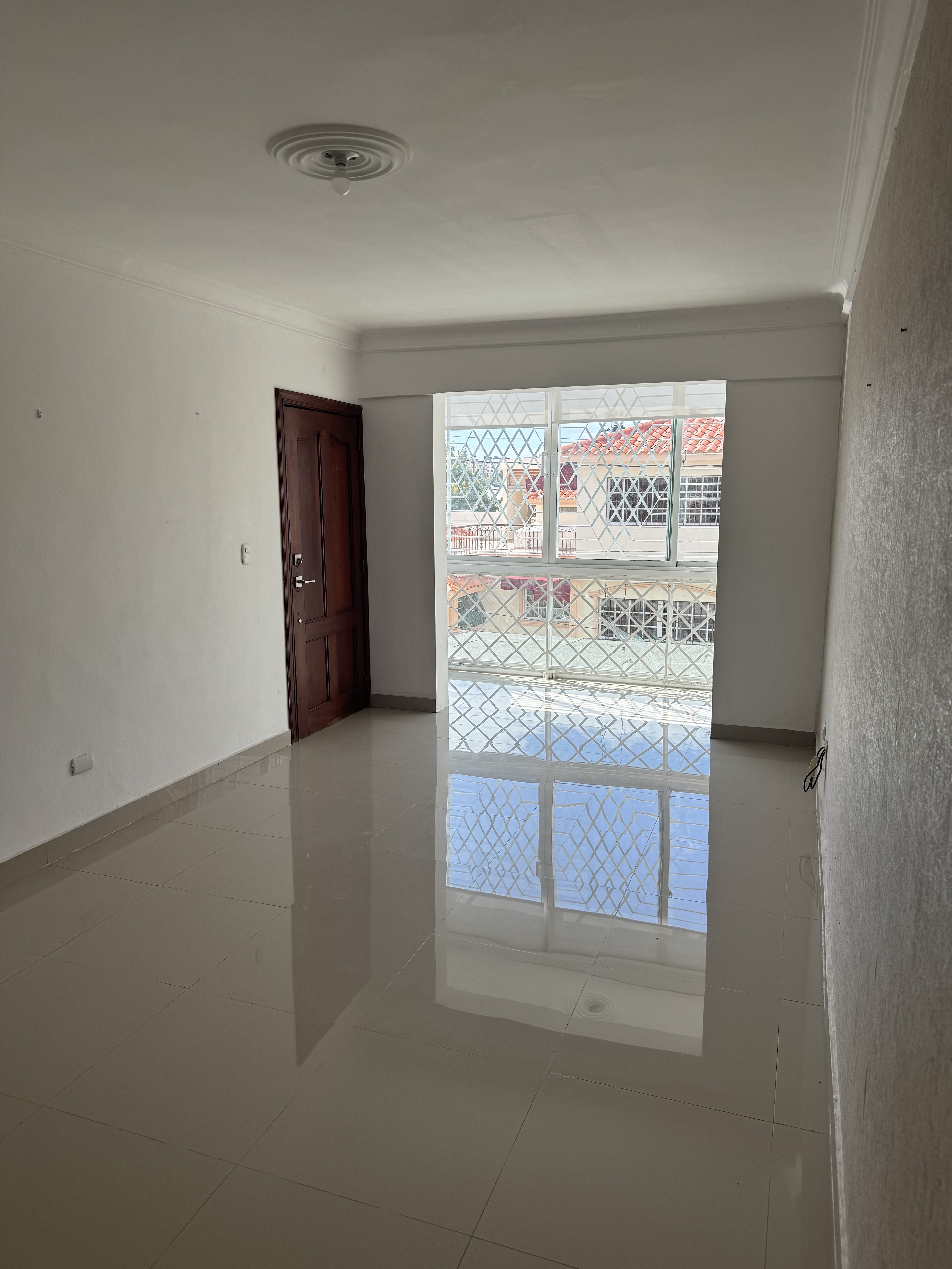 apartamentos - Vendo apartamento En Residencial primavera, La Esperanza, zona oriental. 1