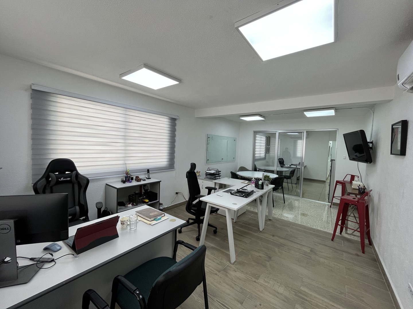 casas - El Millon casa - oficina con 10 parqueos 