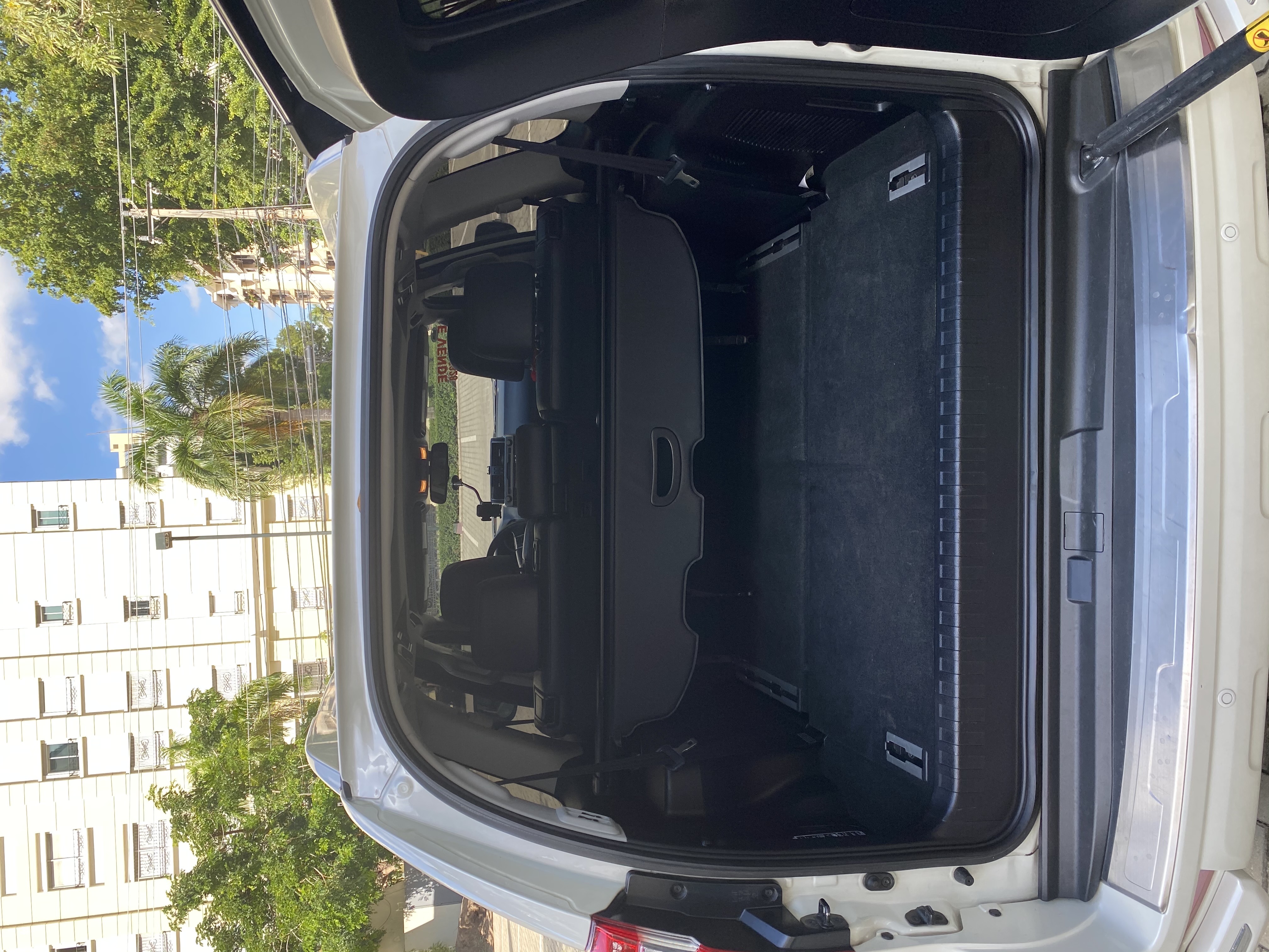jeepetas y camionetas - Toyota Land Cruiser Prado VX-L En excelentes condiciones.  solo dueño desde 2017 4
