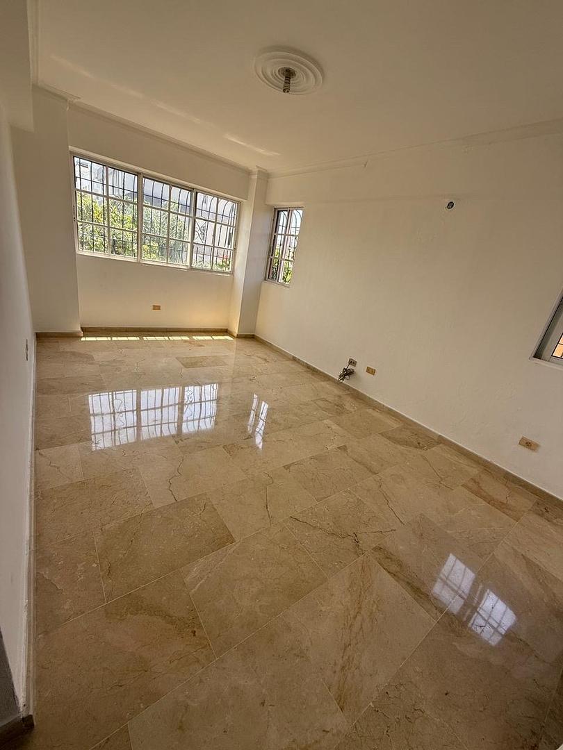 apartamentos - Apartamento amplio en venta, Urbanización Real– 3 Hab + Balcón. 5