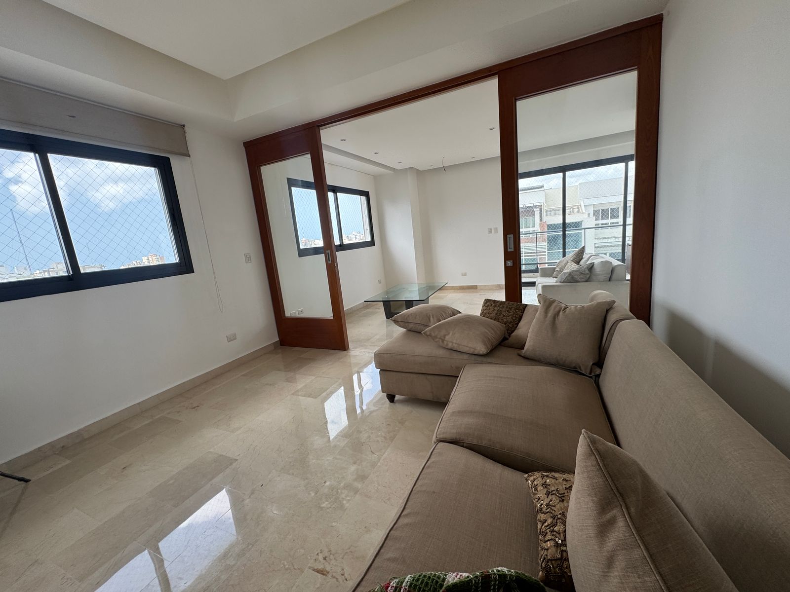 apartamentos - Vendo apartamento en Naco 2 habitaciones y estudio 2