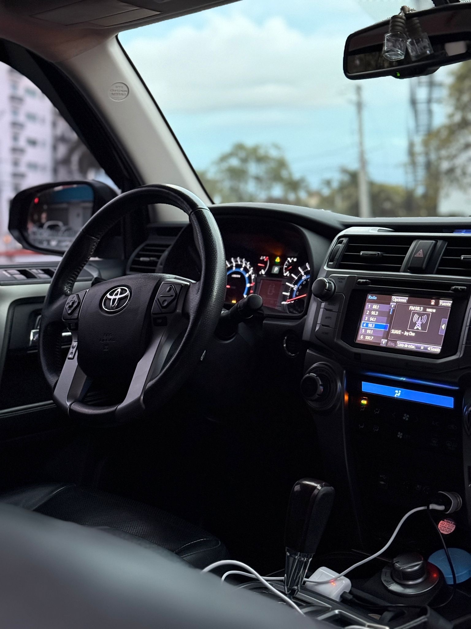 jeepetas y camionetas - Toyota 4Runner 2015 limited 
 6
