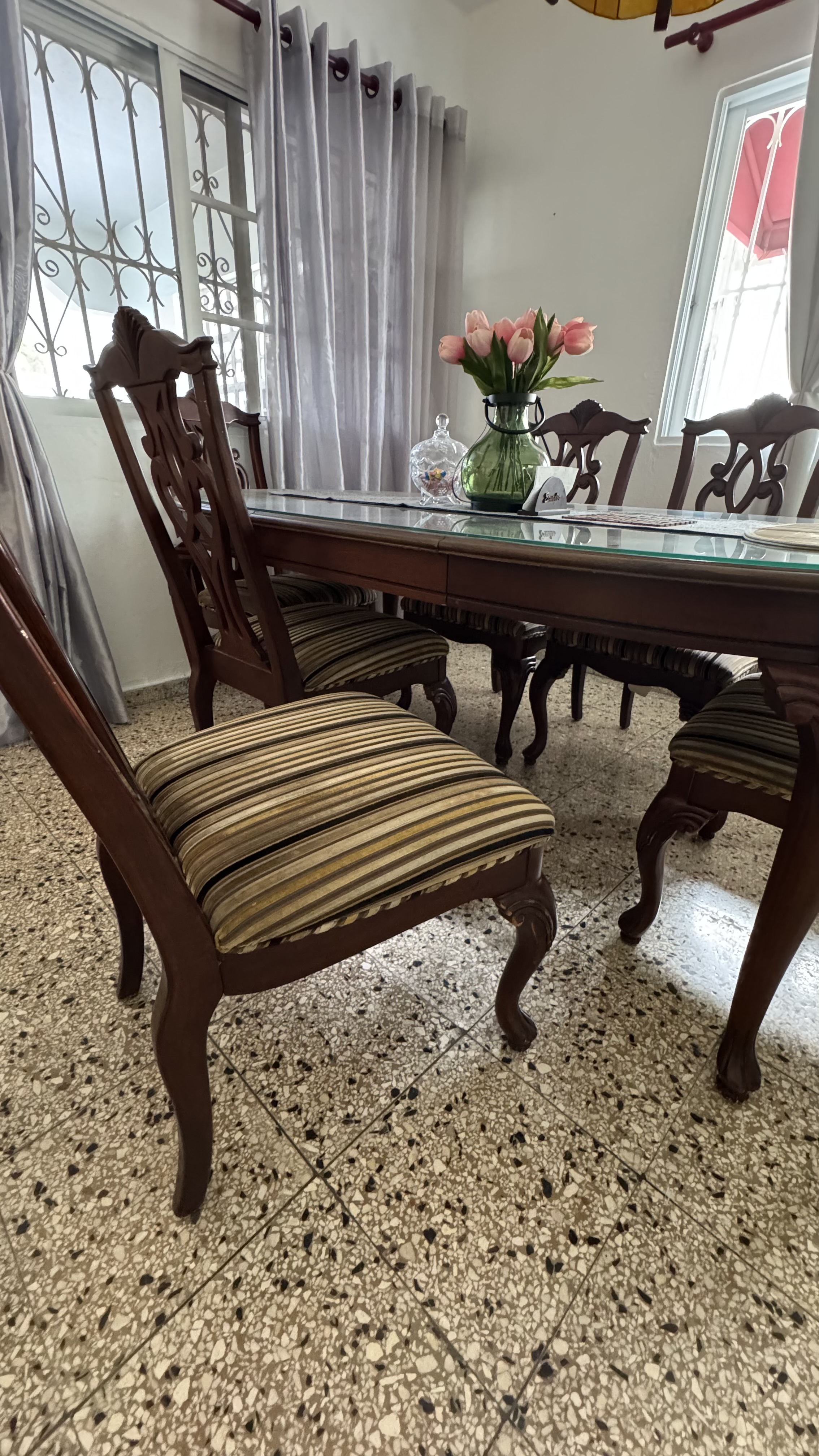 electrodomesticos - Comedor importado en madera nogal  2