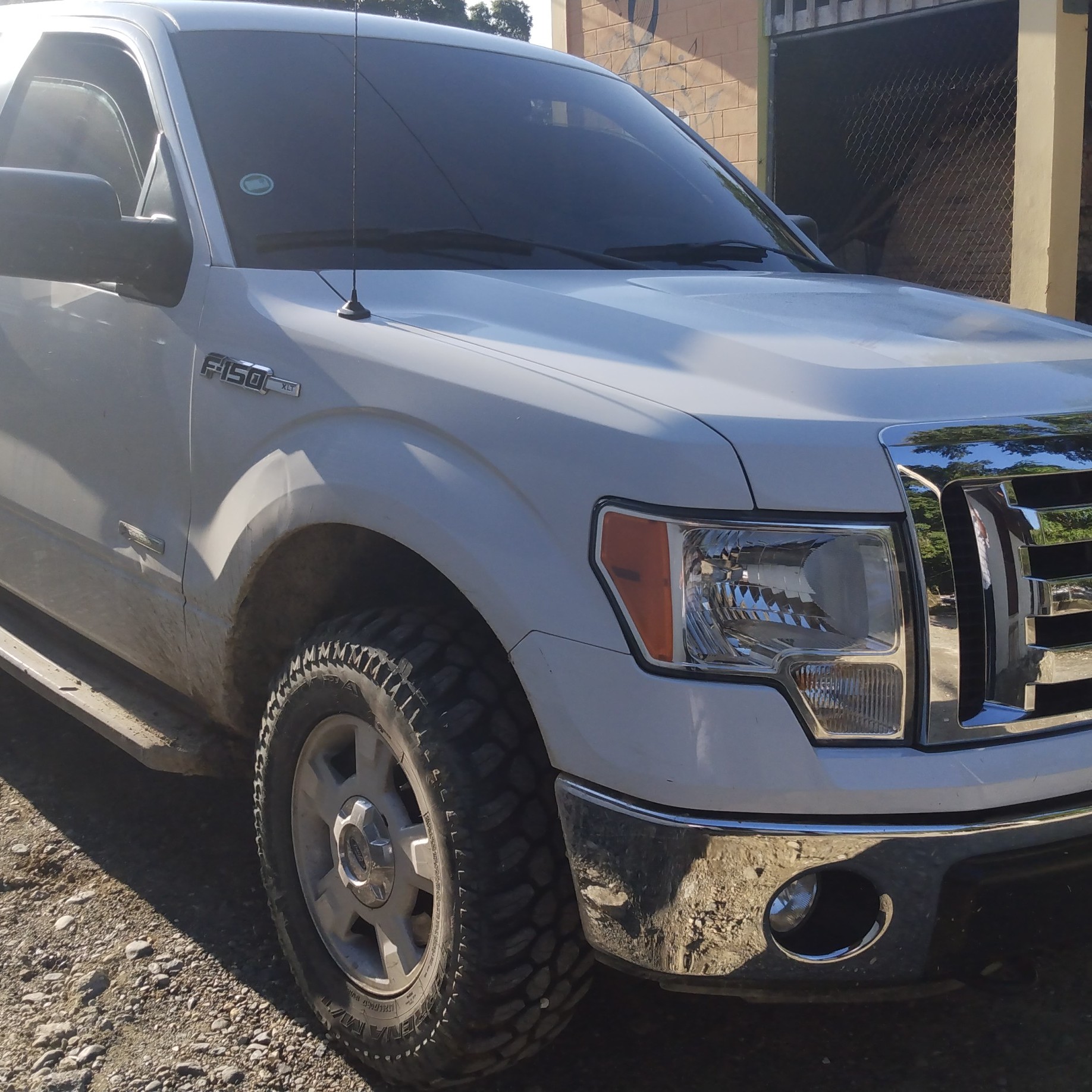 jeepetas y camionetas - esta como nueva poco uno vivo en new york poco kilometro 0