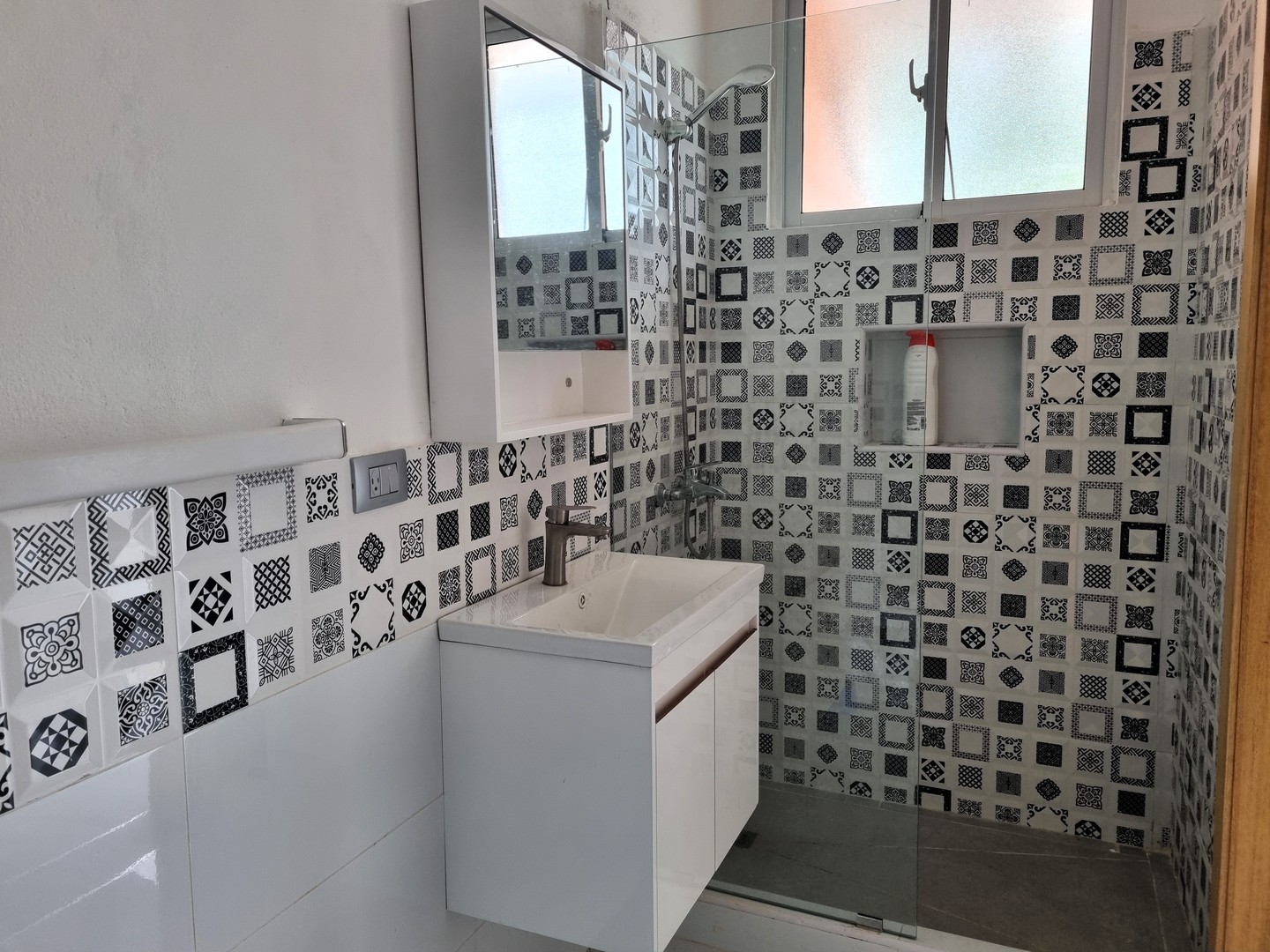 casas vacacionales y villas - Casa en venta tipo townhouse nueva, piscina, playa y restaurantes 2