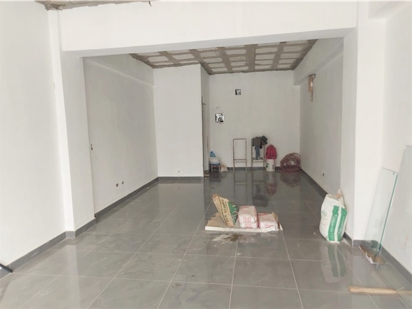 oficinas y locales comerciales - Local céntrico en los prados 8