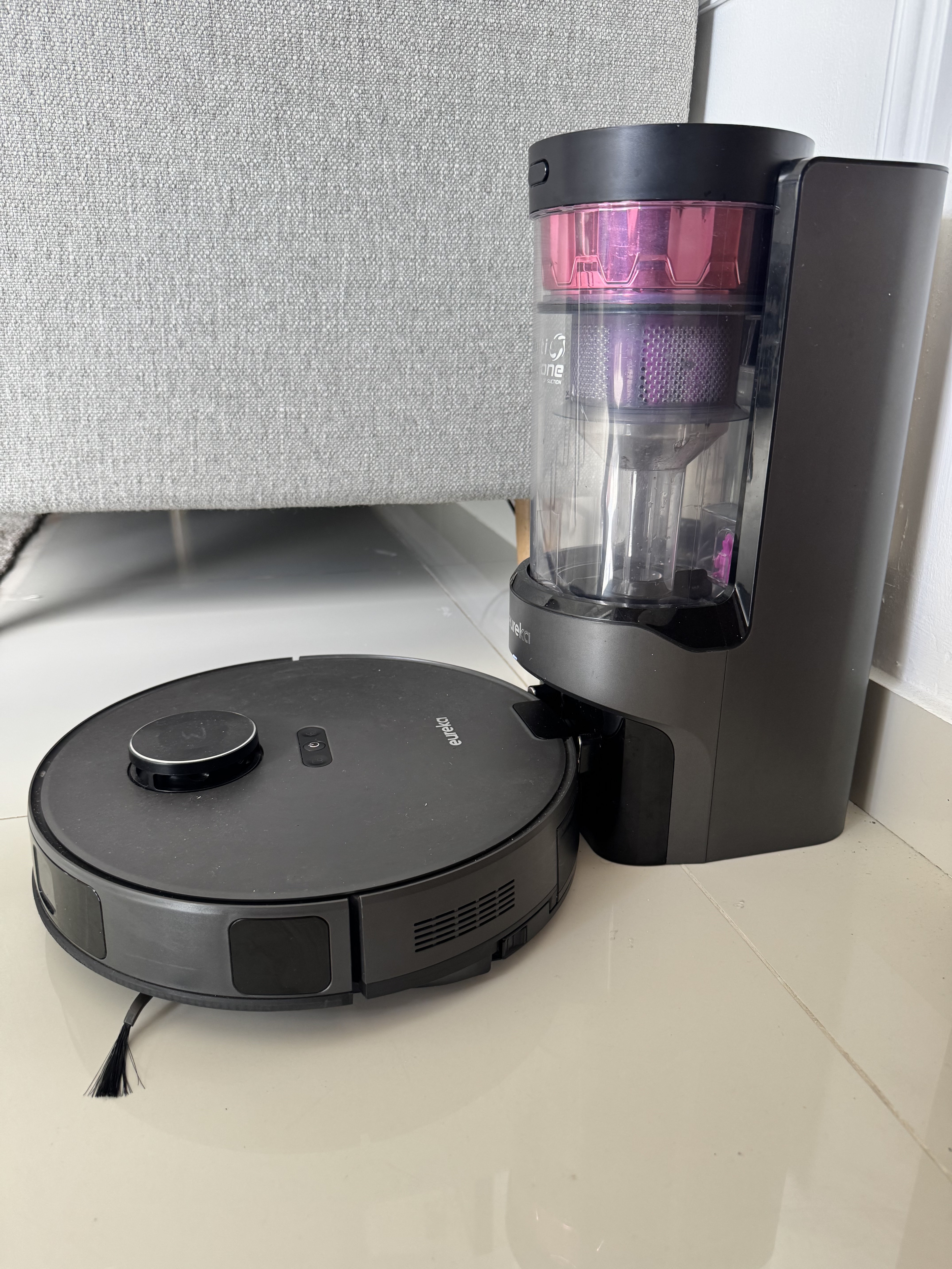 otros electronicos - Vendo Robot Aspirador y Trapeador Eureka E10S Como Nuevo, muy poco Uso!  2