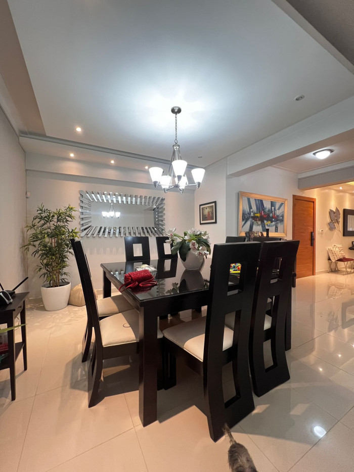apartamentos - Apartamento en 2do Nivel con Terraza – Los Prados  5