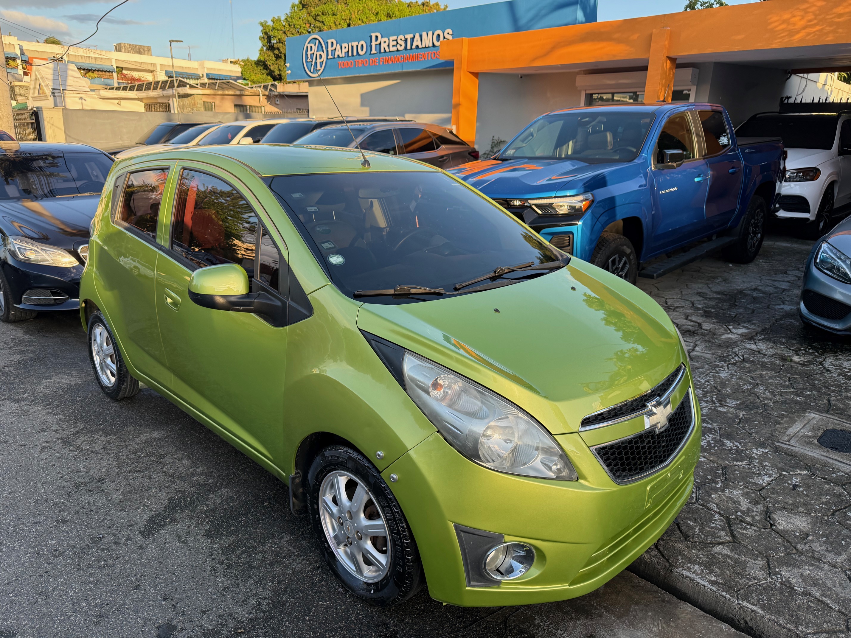carros - Chevrolet Spark 2012