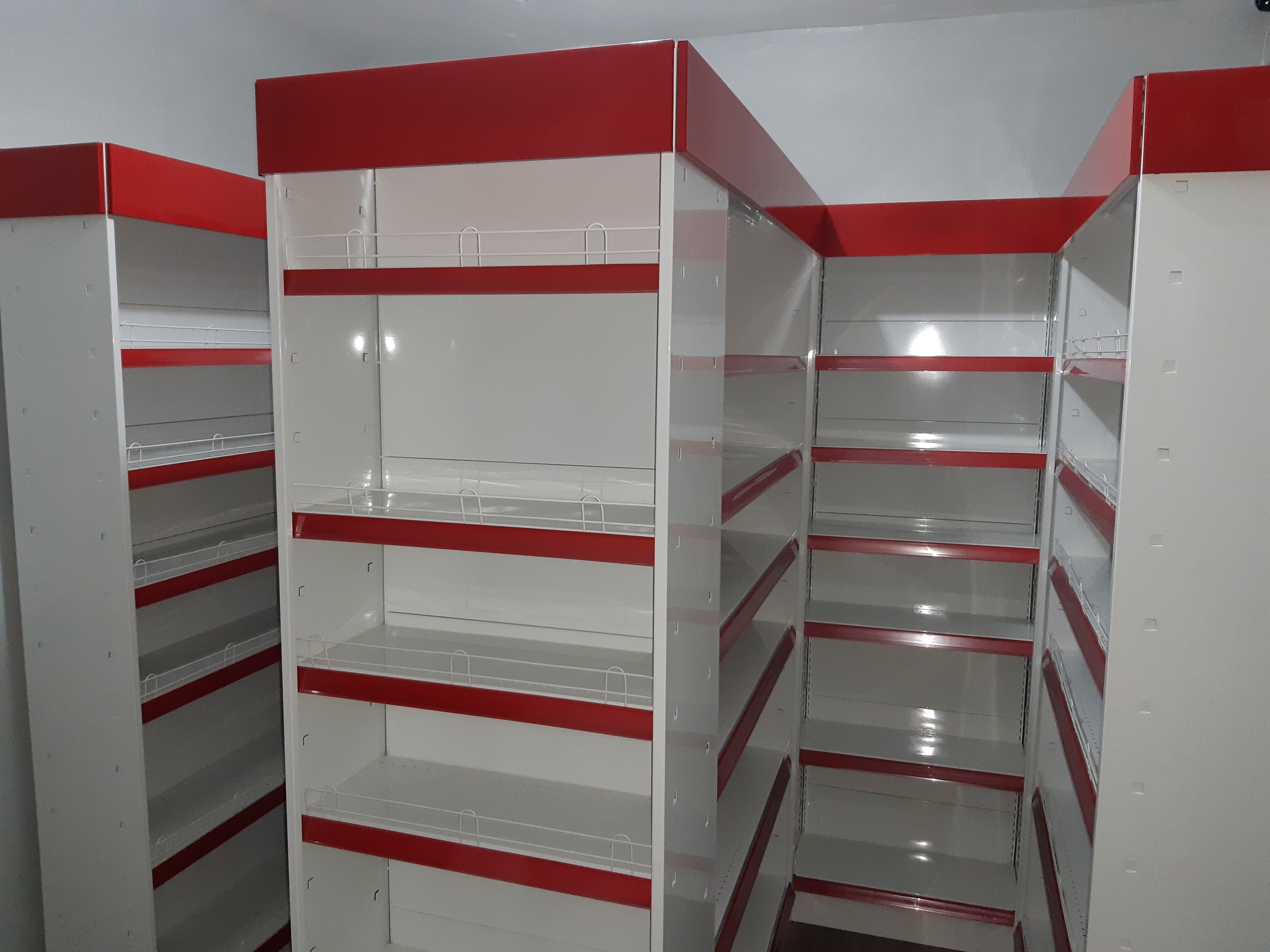 equipos profesionales - Tramerías metálicas  para Farmacias ensamblables 2