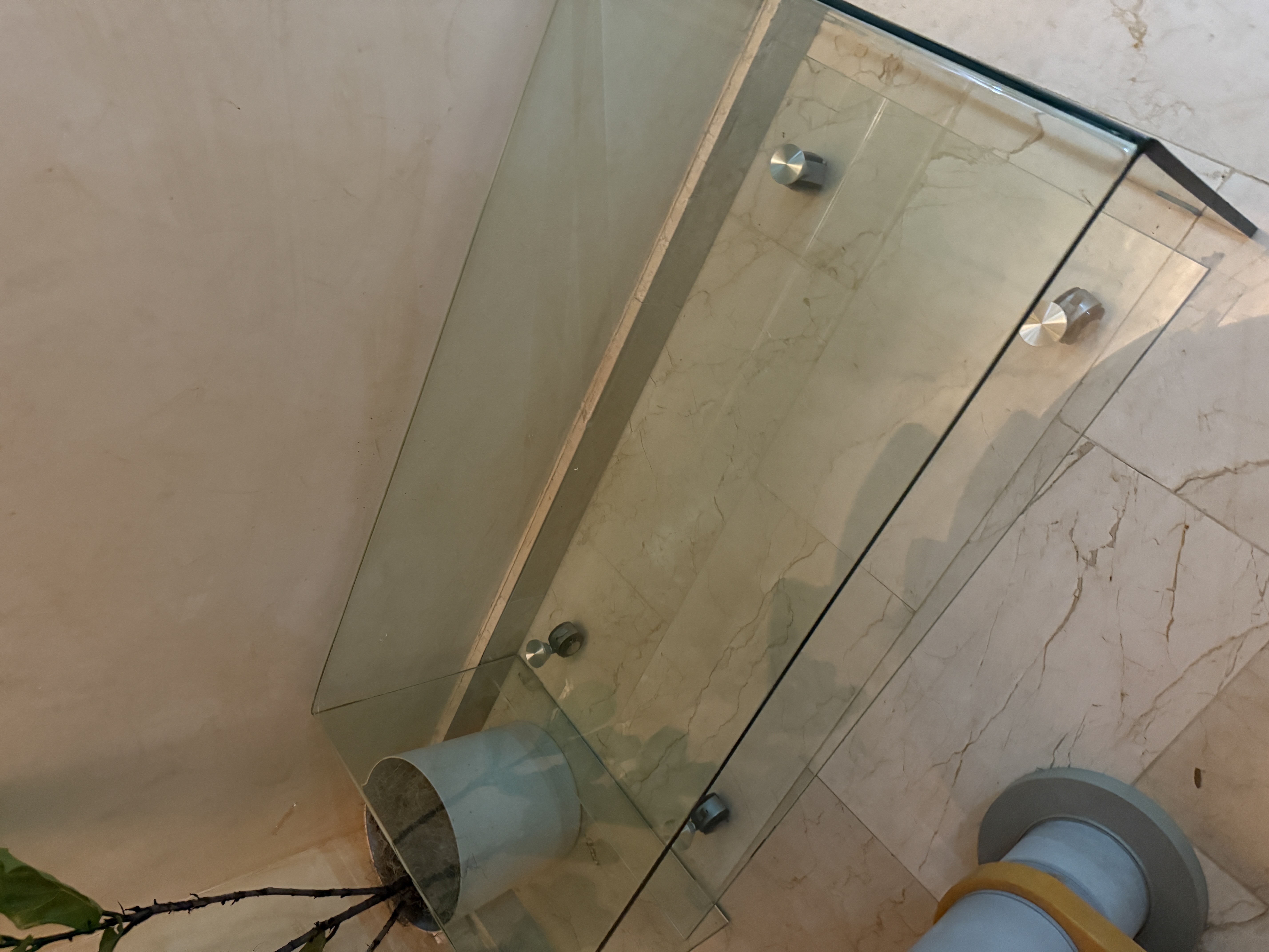 muebles y colchones - Vendo mesa de cristal para el hogar de oportunidad (ligeramente negociable) 4