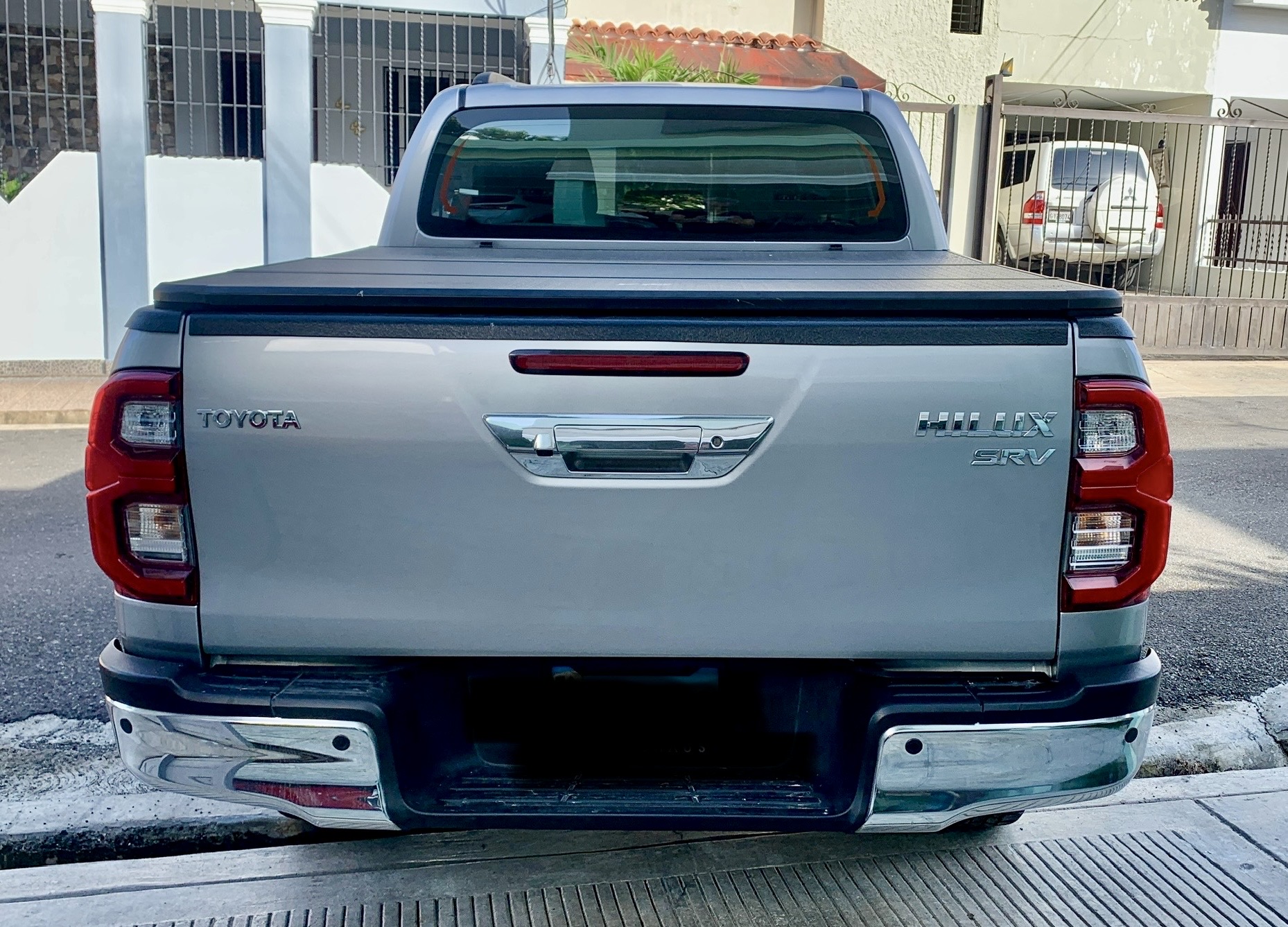 jeepetas y camionetas - 2023 toyota Hilux srv 2.8 3