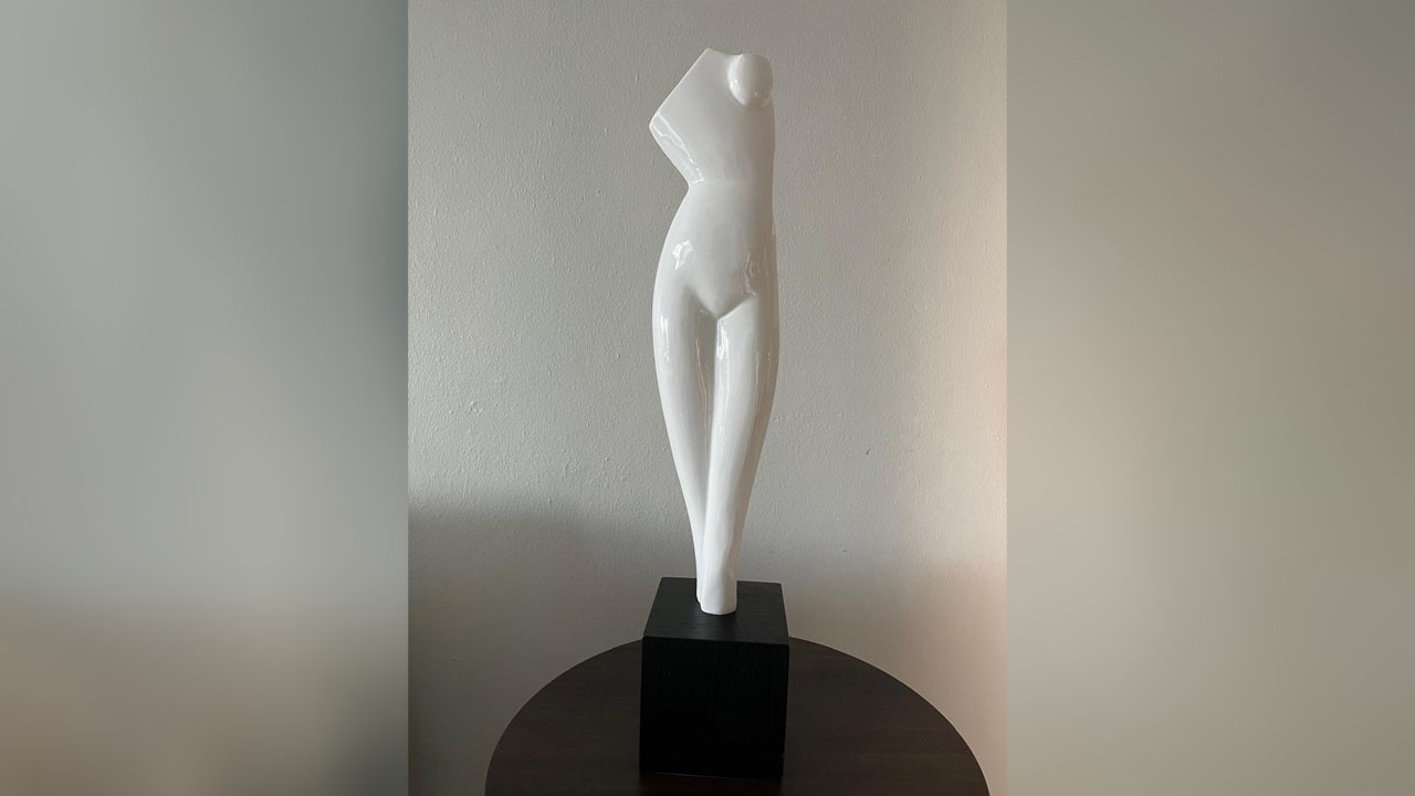 decoración y accesorios - Escultura de una figura femenina (ilumel) 3