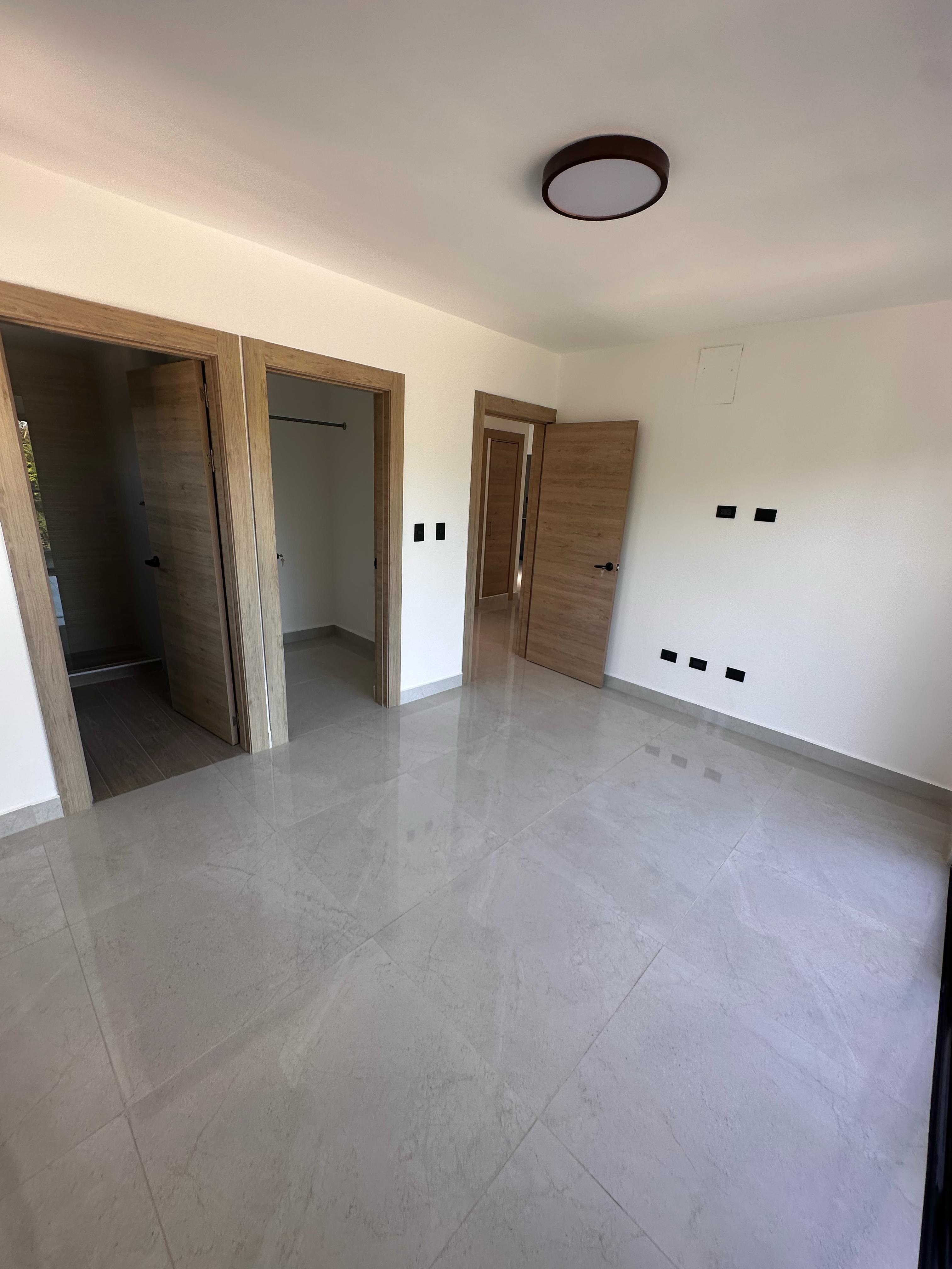 apartamentos - Apartamento en Alquiler, Urb. Thomen  2