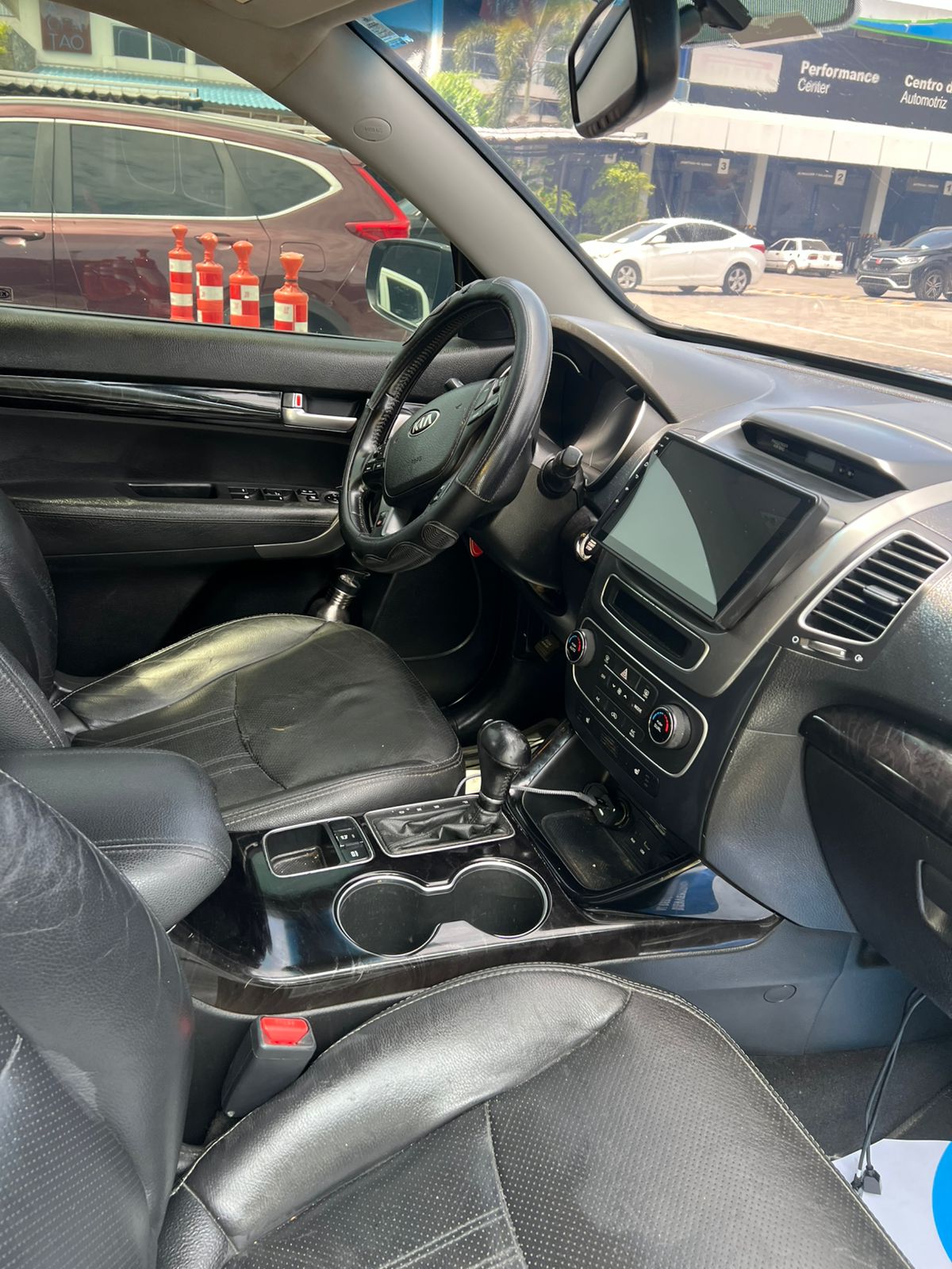 jeepetas y camionetas - VENDO DE OPORTUNIDAD KIA SORENTO 2014 3 FILAS! 4