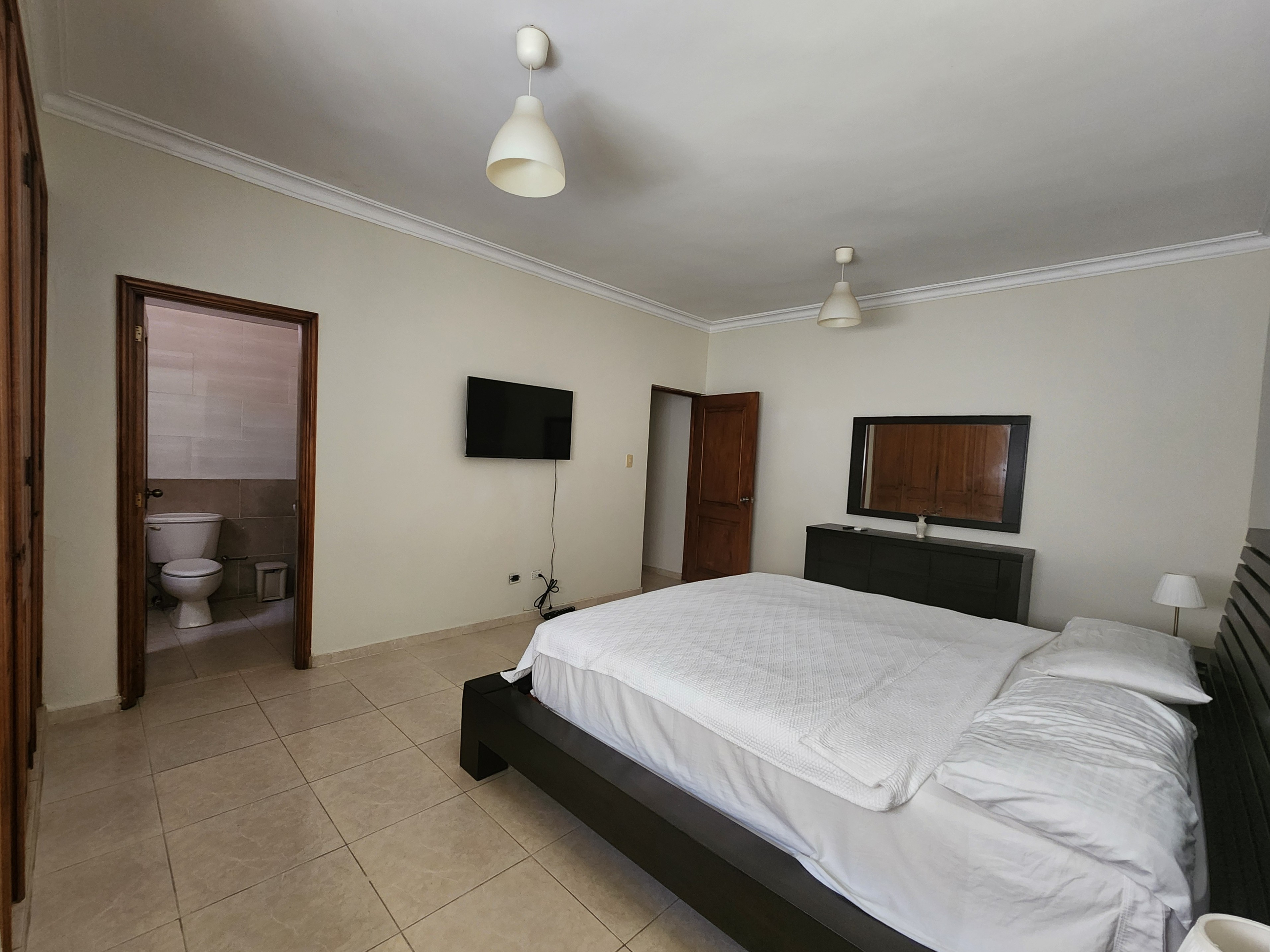apartamentos - ALQUILO APTO. AMUEBLADO 2 HABS. CON PATIO INTERIOR 6