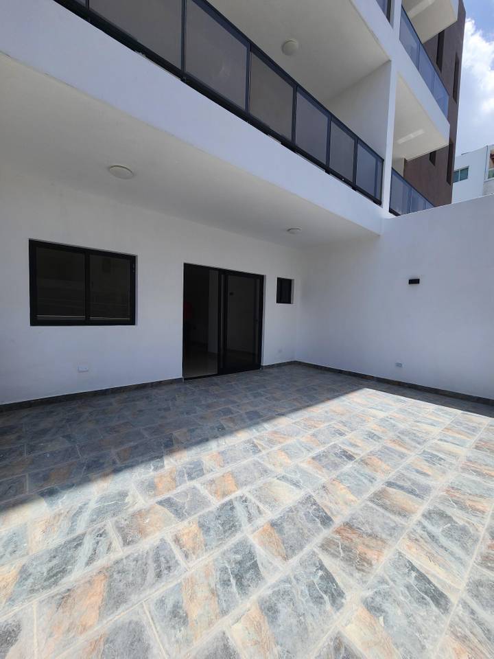apartamentos - Apartamento en venta 2do nivel en jardines del sur 3
