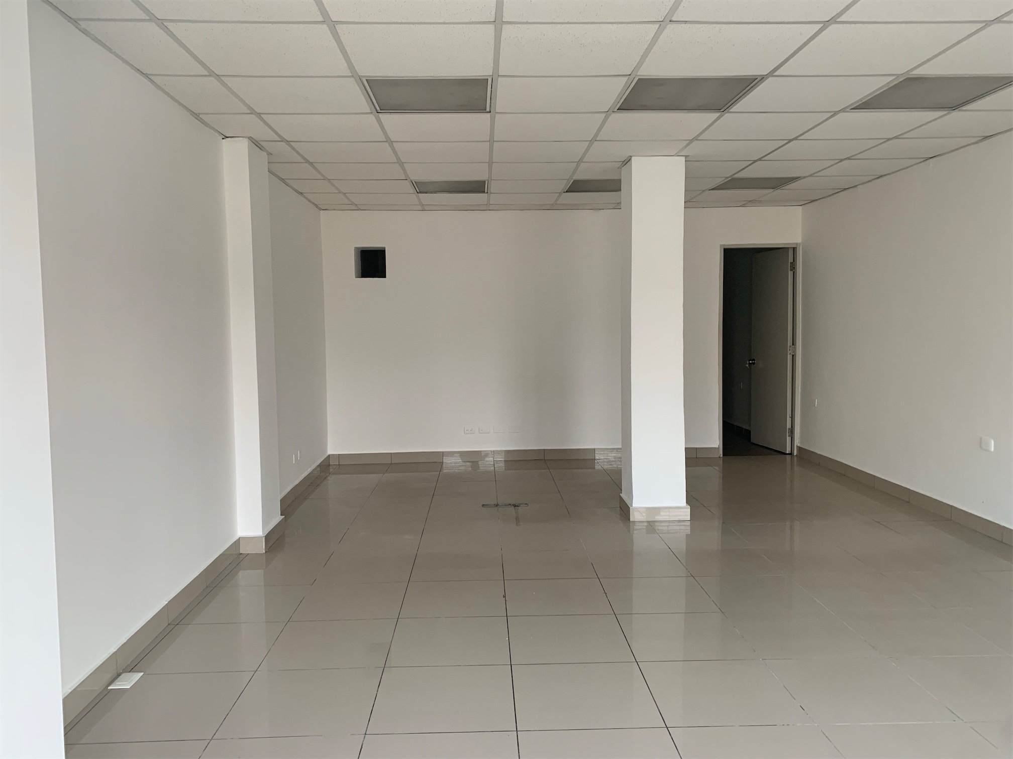 oficinas y locales comerciales - Local de oportunidad primer nivel 1