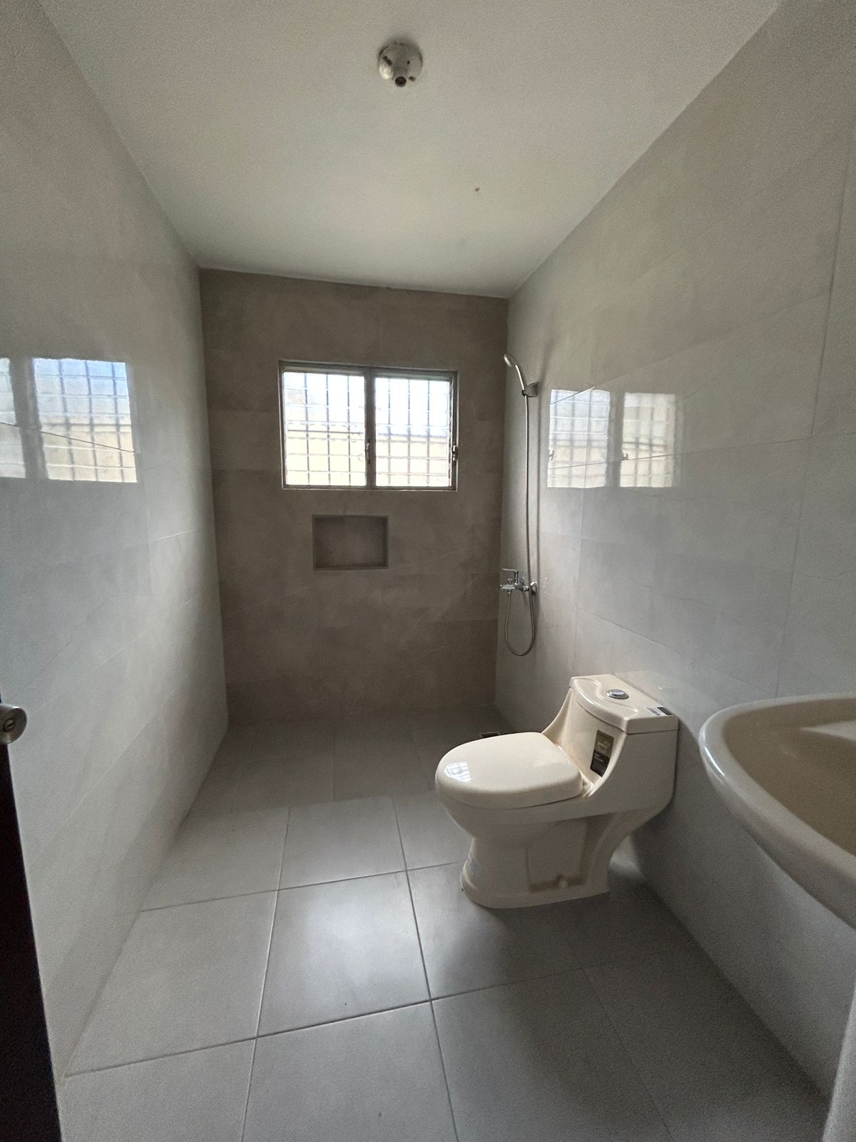 casas - ¡EN VENTA! 🏡✨ Casa de 2 niveles en Los Restaurado 1