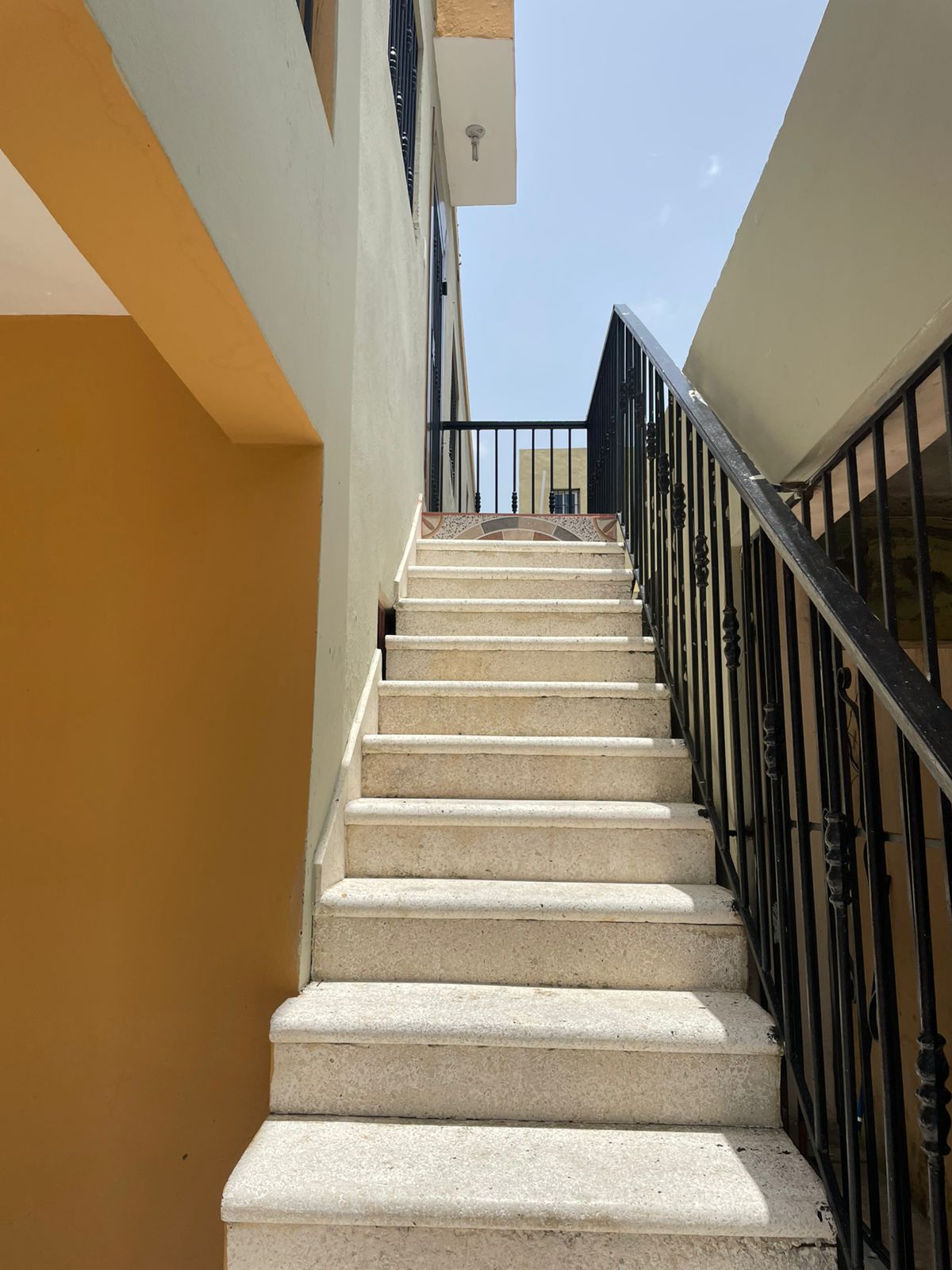 casas - Venta Casa Duplex en Residencial Doña Idalia, Av. Charles de Gaulle 6