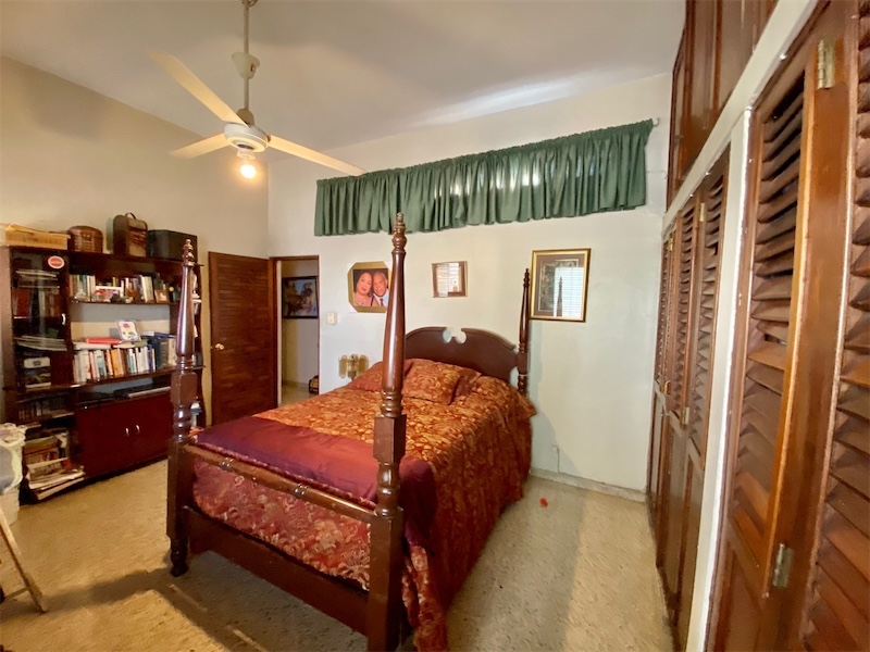 casas - Venta de casa en arroyo hondo Distrito Nacional con 700mts de solar y 5 hab 7