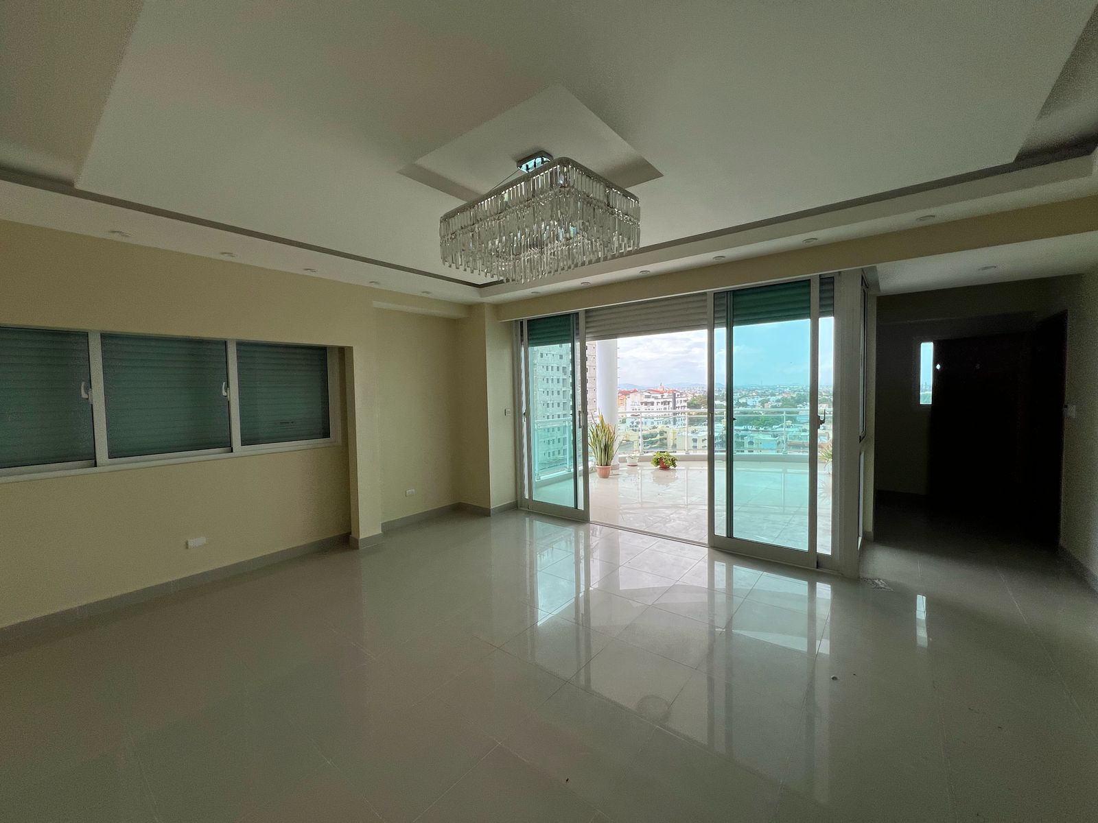 apartamentos - SE RENTA/ALQUILA AMPLIO APARTAMENTO CON TERRAZA, GYM Y ASCENSOR EN ALMA ROSA I 5