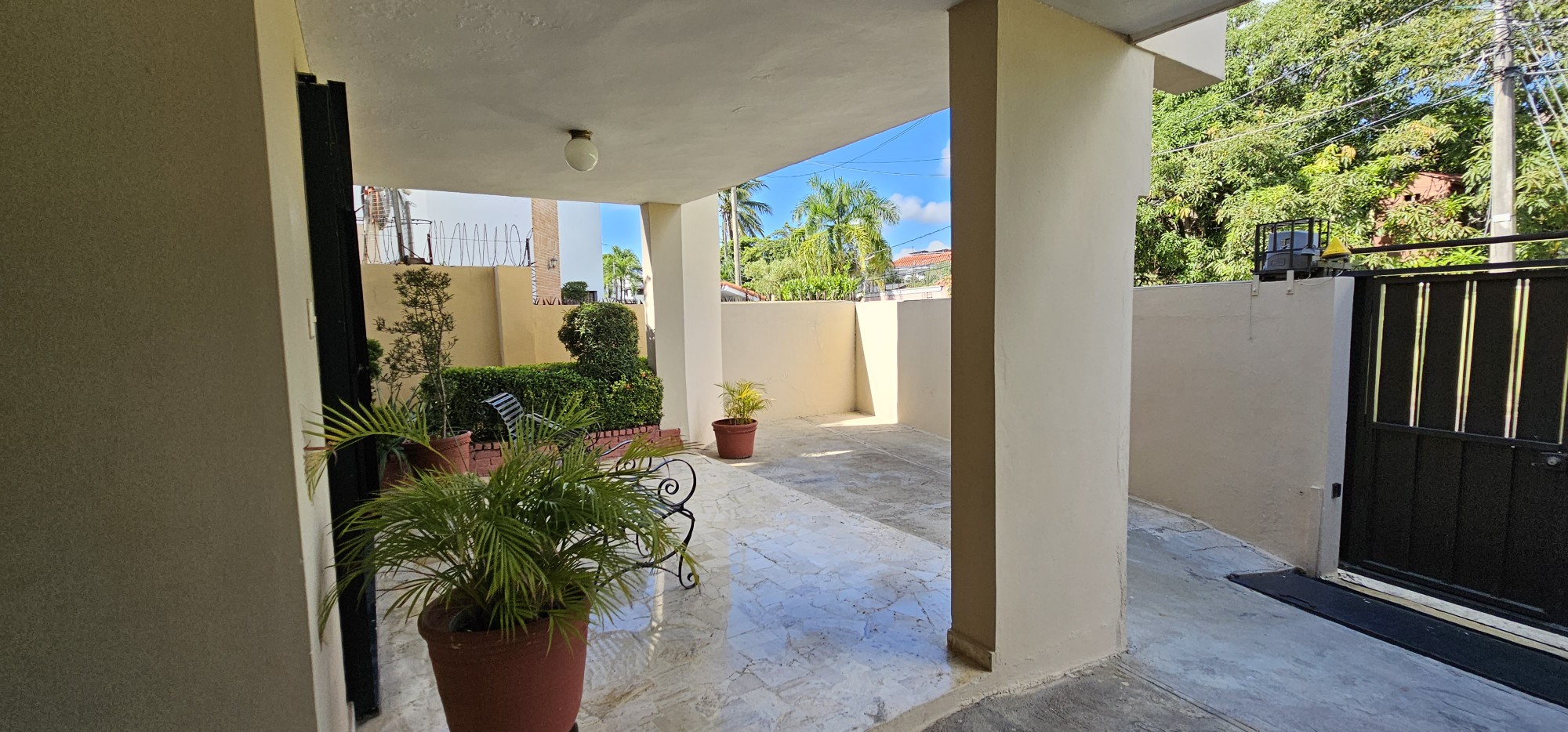 casas - VENDO CASA EN LA 📍CASTELANA SD. DISTRITO NACIONAL  2