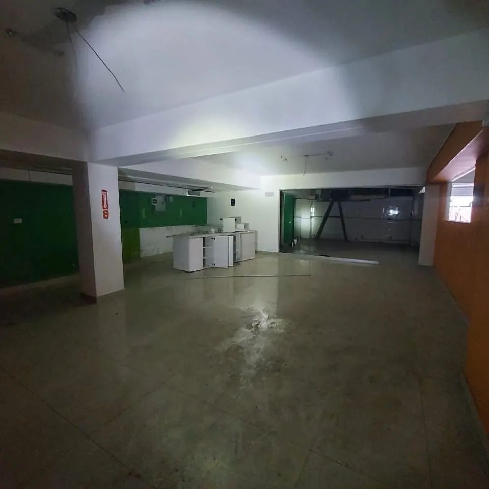 oficinas y locales comerciales - Local Comercial En La 27 de Febrero de 1,400 MTS  7