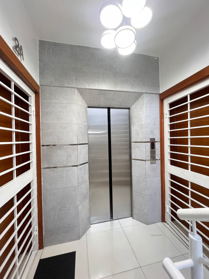 apartamentos - Apartamento en 2do Nivel con Terraza – Los Prados  6