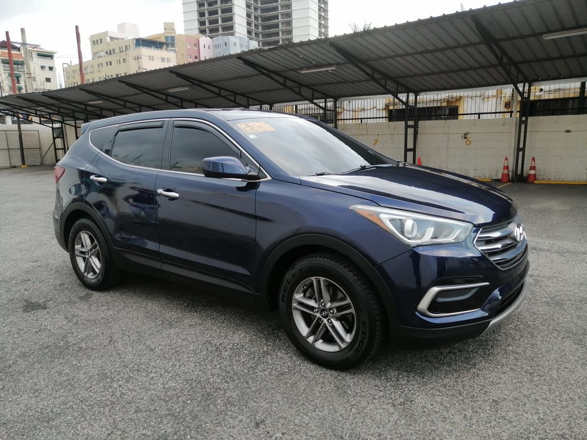 jeepetas y camionetas - hiunday santa fe 2017 0