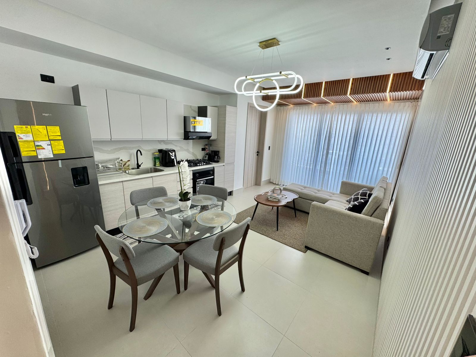 apartamentos - Alquilo apartamento amueblado en Evaristo Morales  1