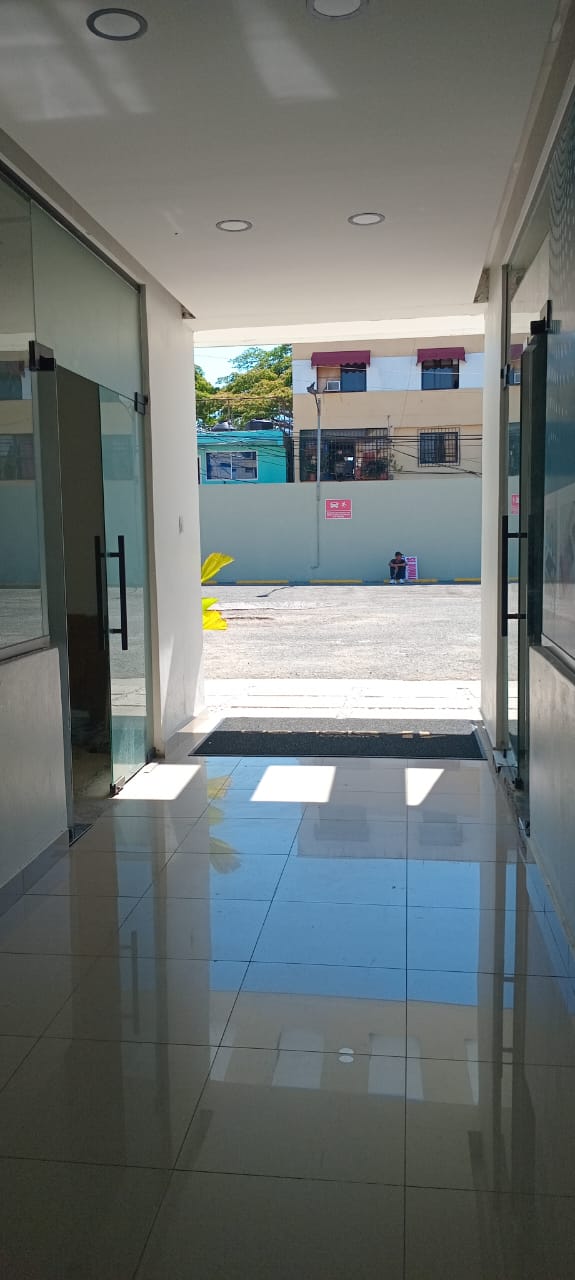 oficinas y locales comerciales - Local comercial en Alma Rosa 1