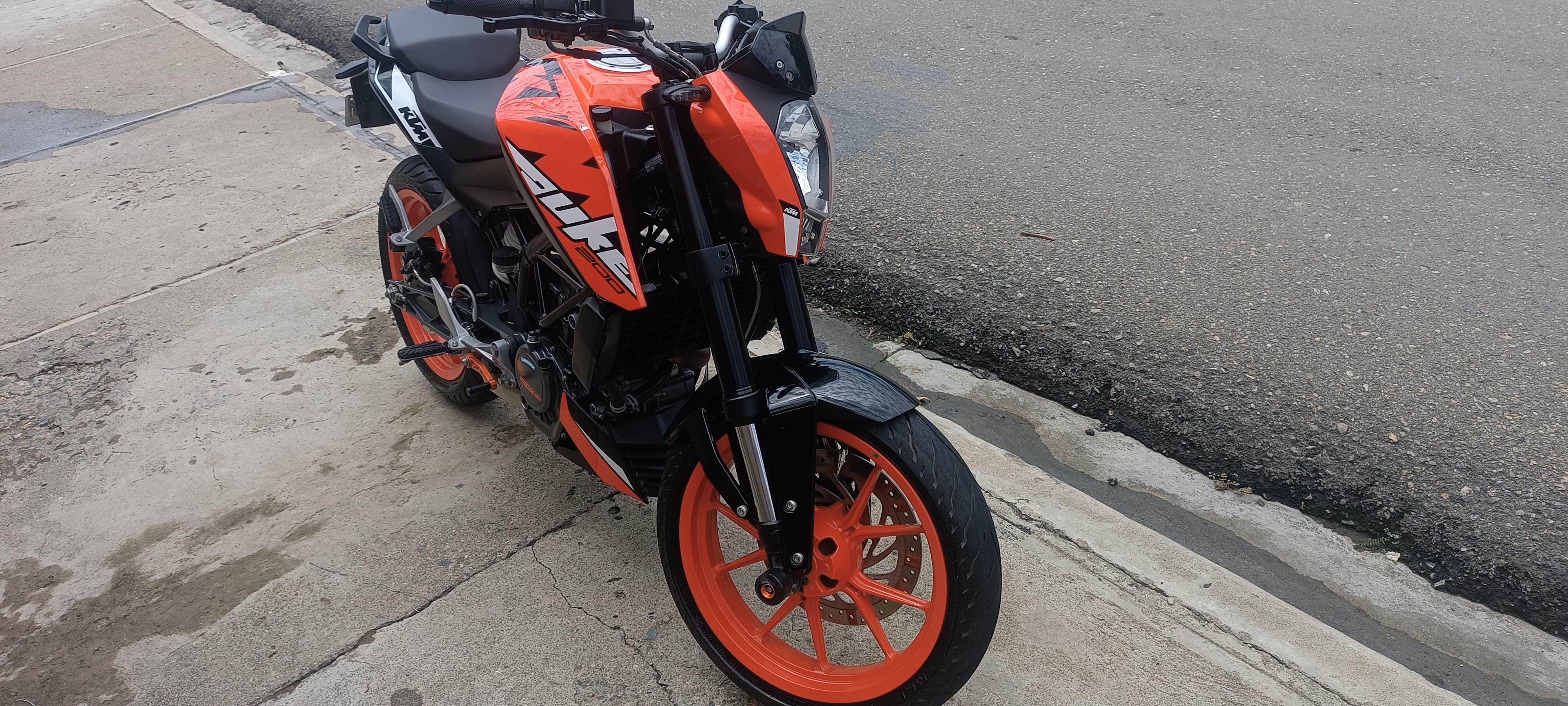 motores y pasolas - ¡KTM Duke 200 2020 a buen precio! 3