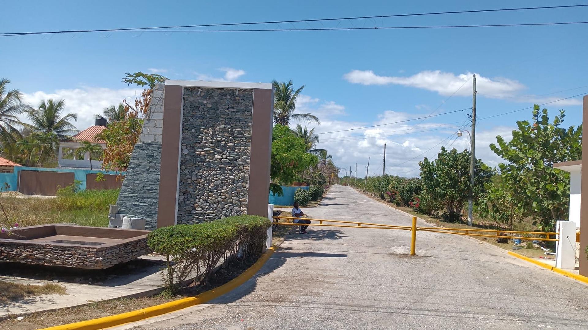 solares y terrenos - Vendo terreno en proyecto privado Las Americas, Juan Dolio,  
 1
