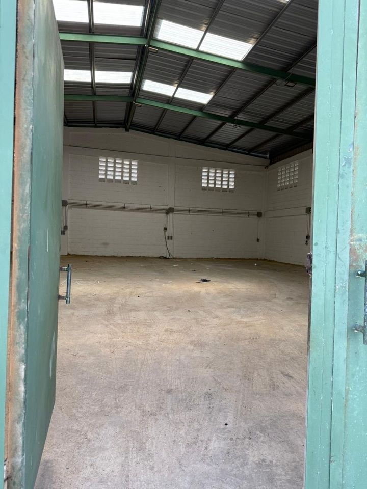 oficinas y locales comerciales - Nave en alquiler en Emgobe  0